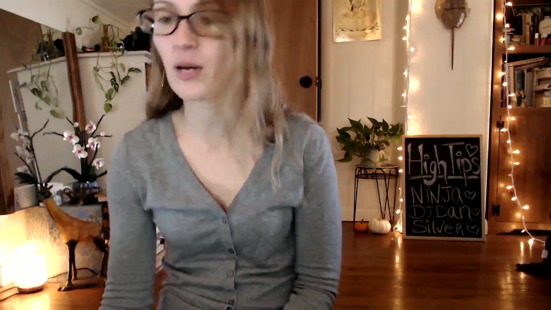 Gallery image thumbnail from WildflowerEm's myfreecams stream on, 11/22/2024, 18:34 image 6 of 20