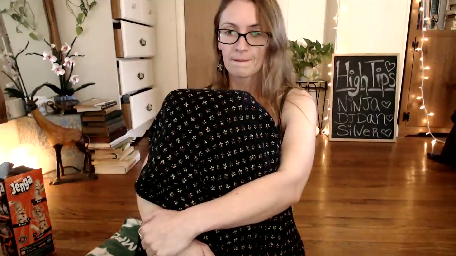 Gallery image thumbnail from WildflowerEm's myfreecams stream on, 11/22/2024, 18:34 image 17 of 20
