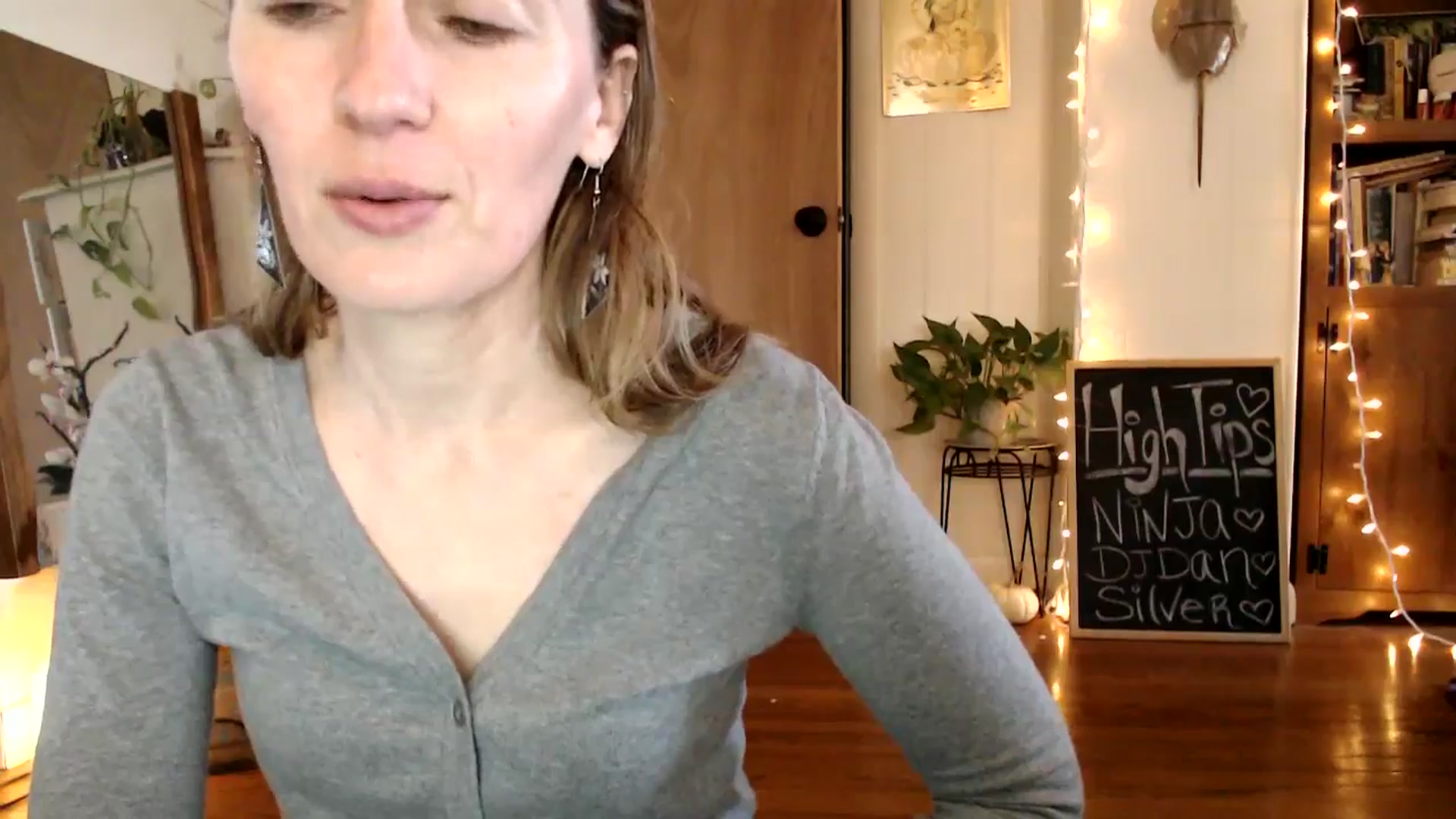 Gallery image thumbnail from WildflowerEm's myfreecams stream on, 11/22/2024, 18:34 image 2 of 20