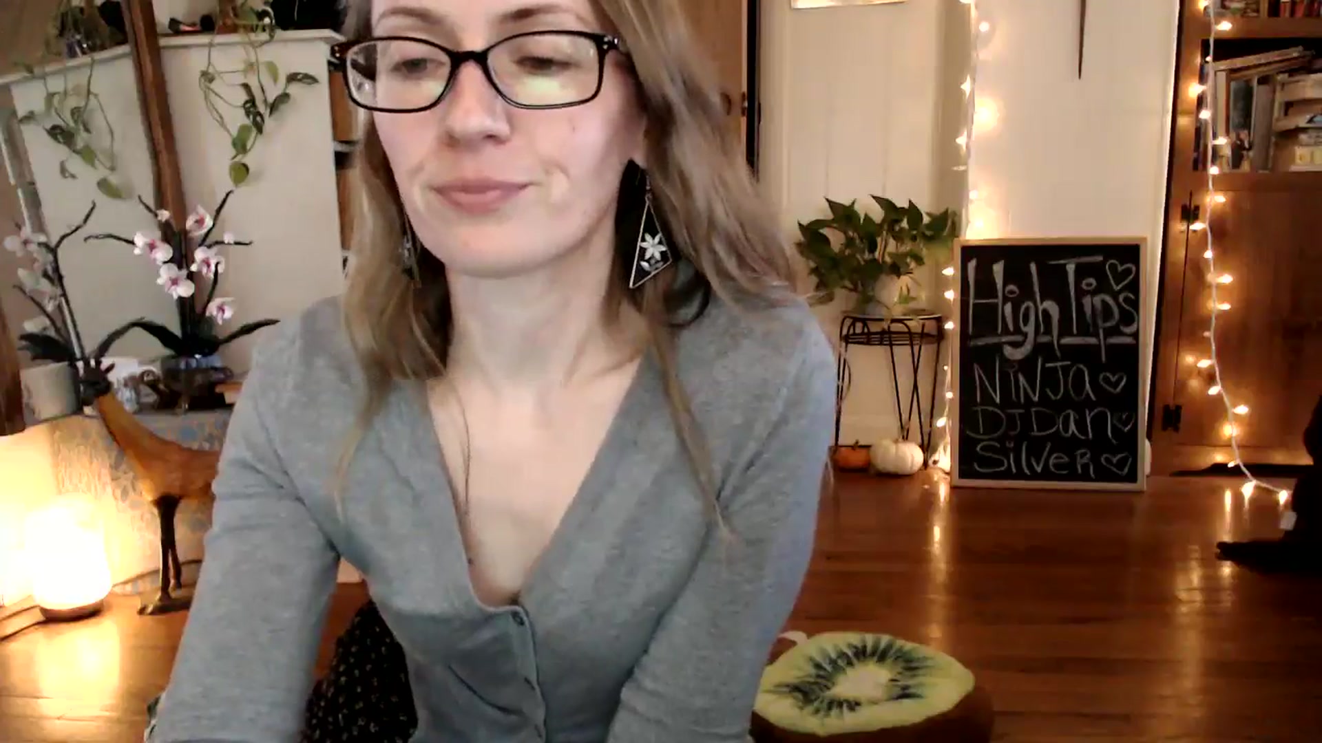 Gallery image thumbnail from WildflowerEm's myfreecams stream on, 11/22/2024, 18:34 image 10 of 20