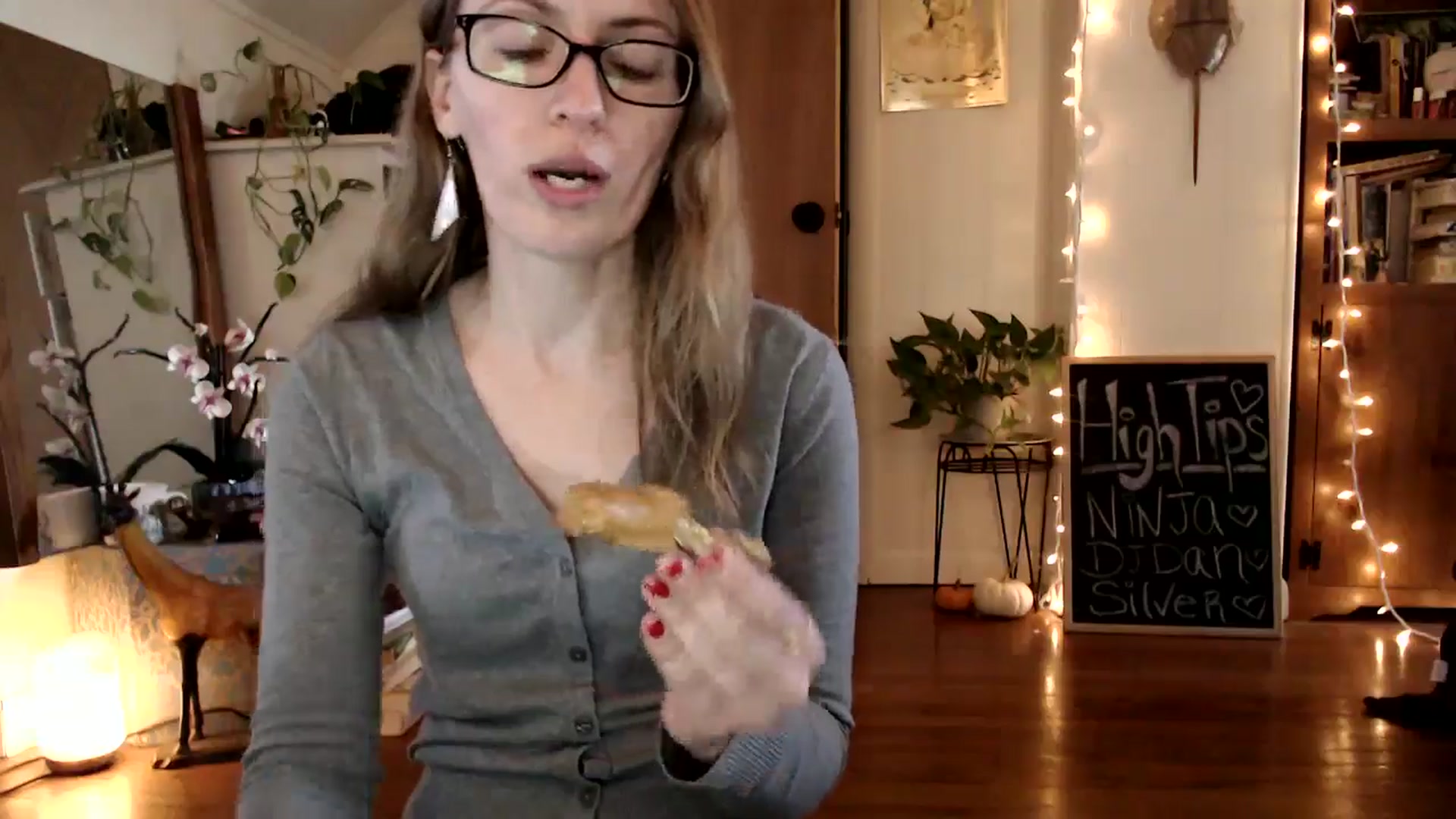 Gallery image thumbnail from WildflowerEm's myfreecams stream on, 11/22/2024, 18:34 image 7 of 20