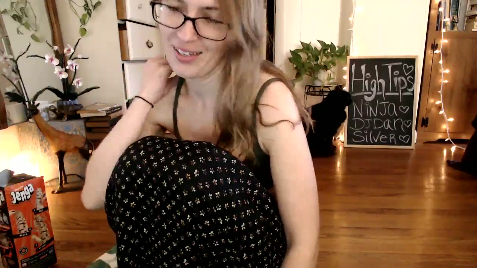 Gallery image thumbnail from WildflowerEm's myfreecams stream on, 11/22/2024, 18:34 image 15 of 20