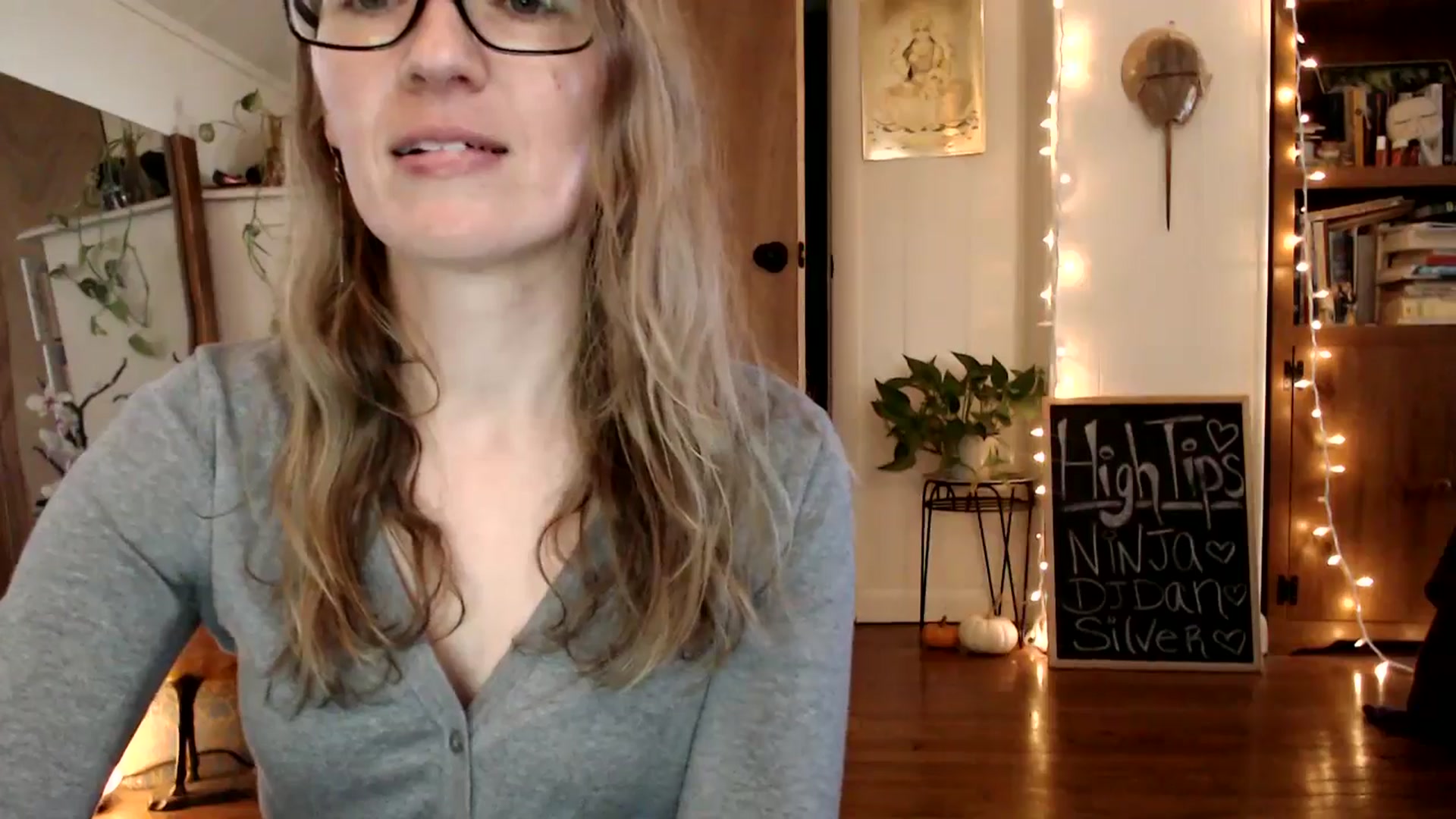 Gallery image thumbnail from WildflowerEm's myfreecams stream on, 11/22/2024, 18:34 image 13 of 20