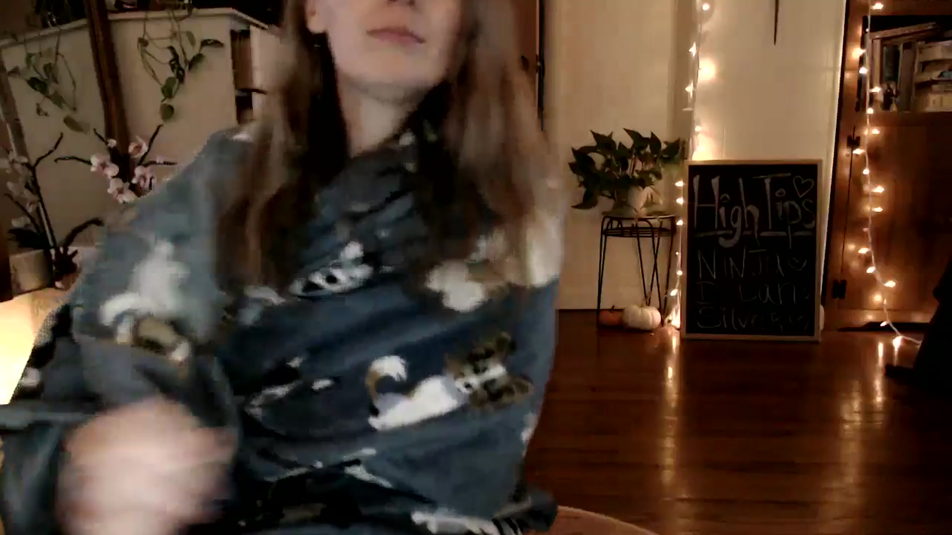 Gallery image thumbnail from WildflowerEm's myfreecams stream on, 11/22/2024, 19:40 image 16 of 20