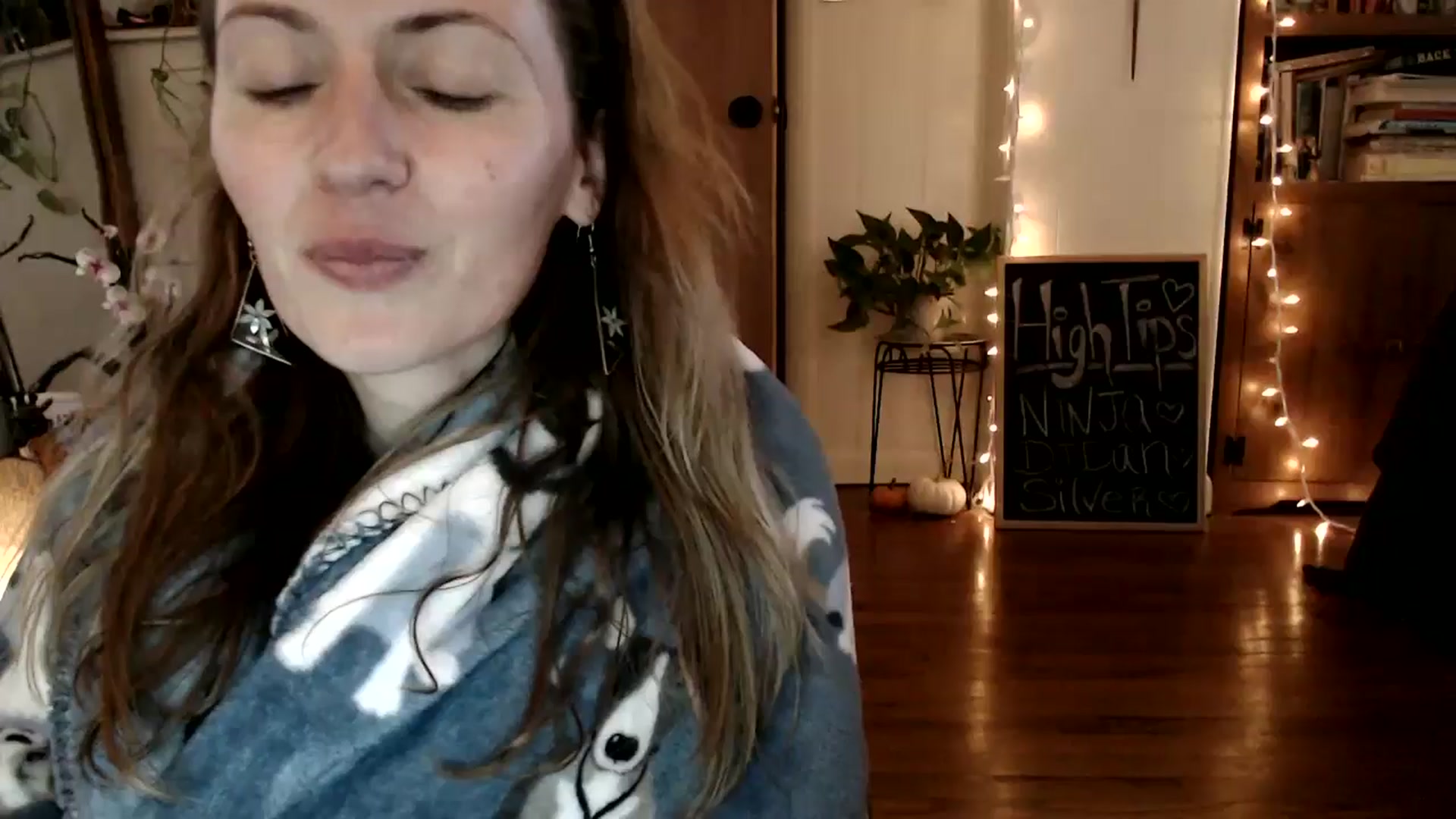 Gallery image thumbnail from WildflowerEm's myfreecams stream on, 11/22/2024, 19:40 image 1 of 20