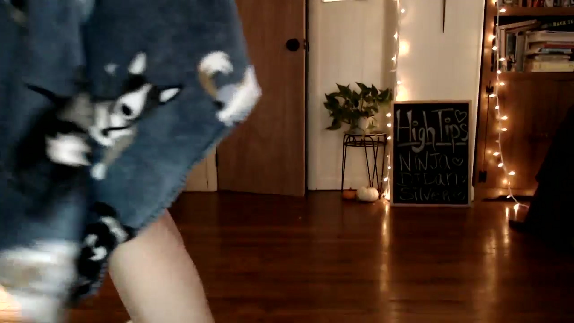 Gallery image thumbnail from WildflowerEm's myfreecams stream on, 11/22/2024, 19:40 image 3 of 20
