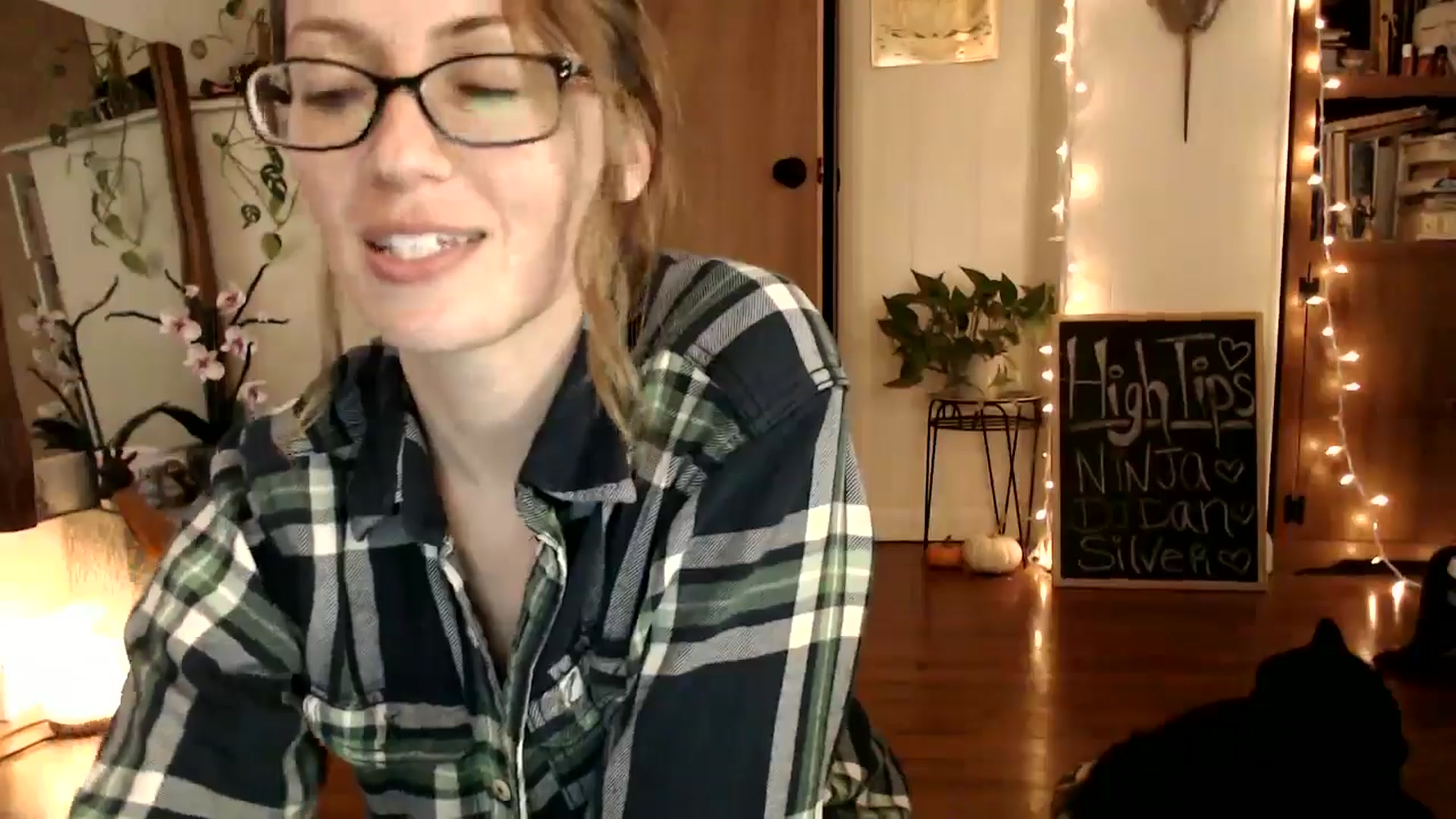 Gallery image thumbnail from WildflowerEm's myfreecams stream on, 11/24/2024, 22:08 image 10 of 20