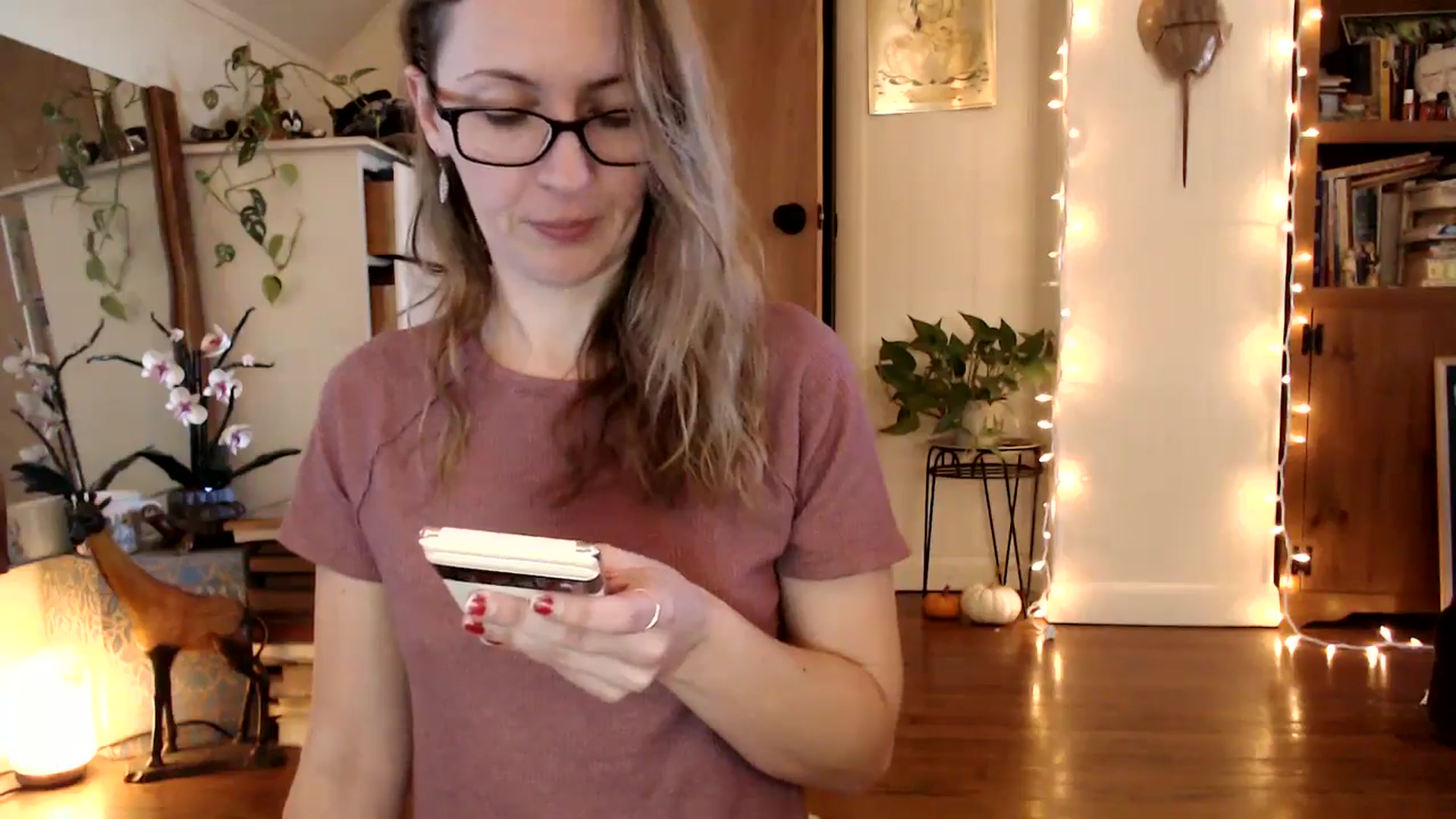 Gallery image thumbnail from WildflowerEm's myfreecams stream on, 11/25/2024, 18:32 image 16 of 20