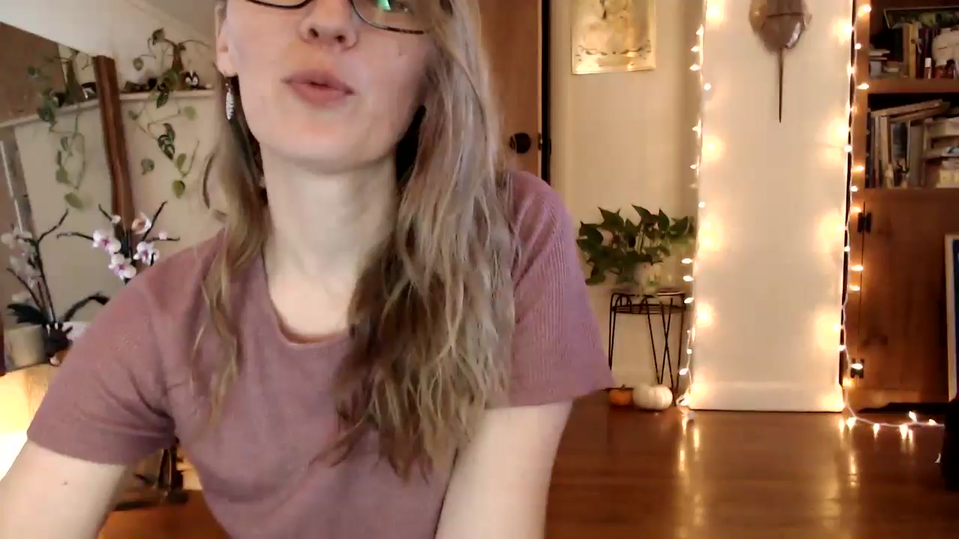 Gallery image thumbnail from WildflowerEm's myfreecams stream on, 11/25/2024, 18:32 image 12 of 20