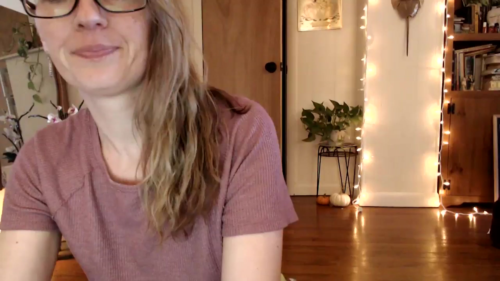 Gallery image thumbnail from WildflowerEm's myfreecams stream on, 11/25/2024, 18:32 image 11 of 20