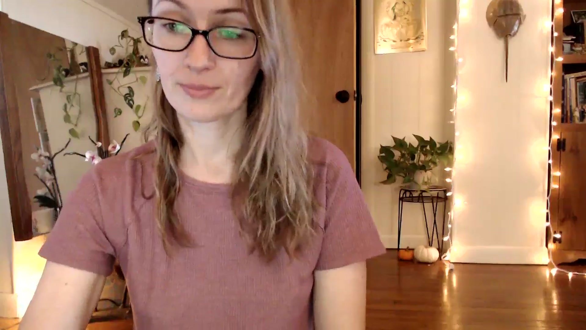 Gallery image thumbnail from WildflowerEm's myfreecams stream on, 11/25/2024, 18:32 image 5 of 20