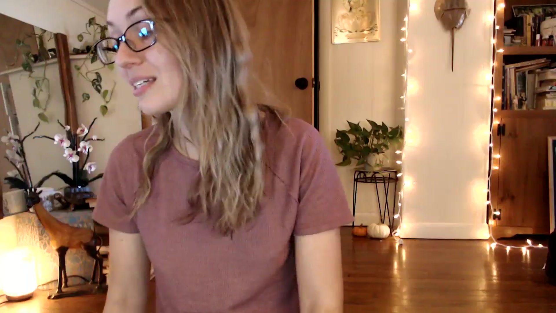 Gallery image thumbnail from WildflowerEm's myfreecams stream on, 11/25/2024, 18:32 image 17 of 20