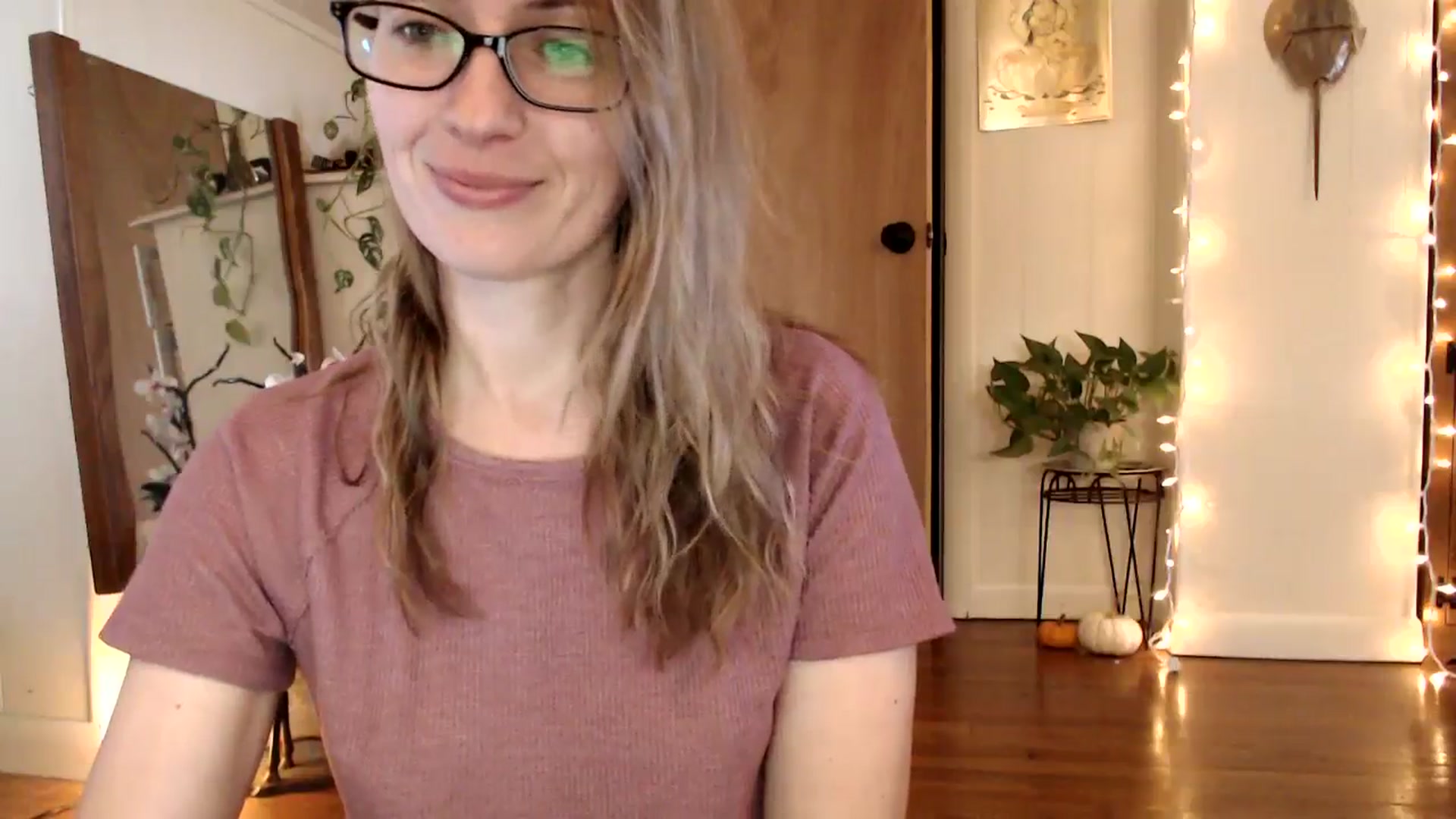 Gallery image thumbnail from WildflowerEm's myfreecams stream on, 11/25/2024, 18:32 image 3 of 20