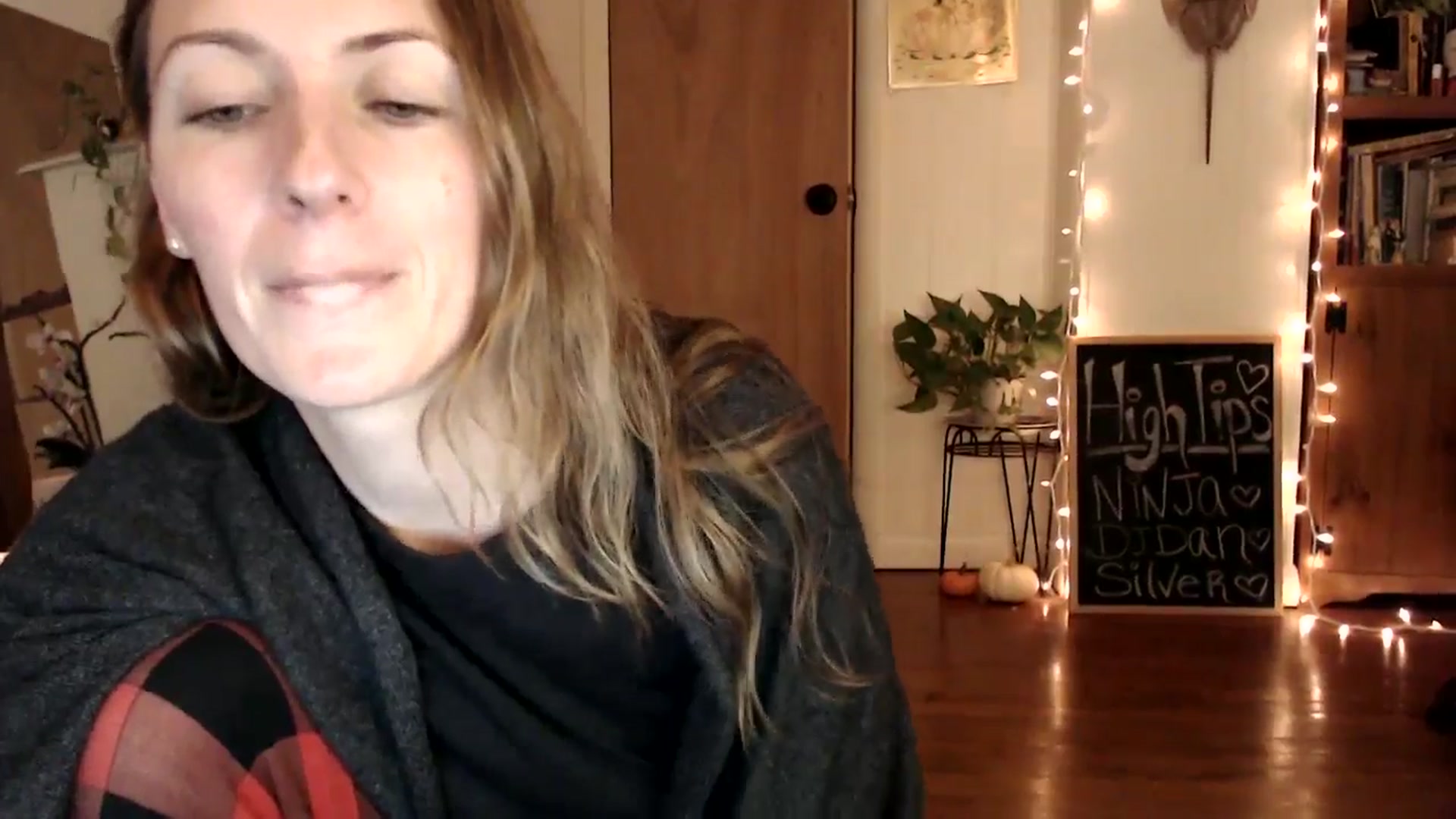 Gallery image thumbnail from WildflowerEm's myfreecams stream on, 11/26/2024, 17:54 image 8 of 20