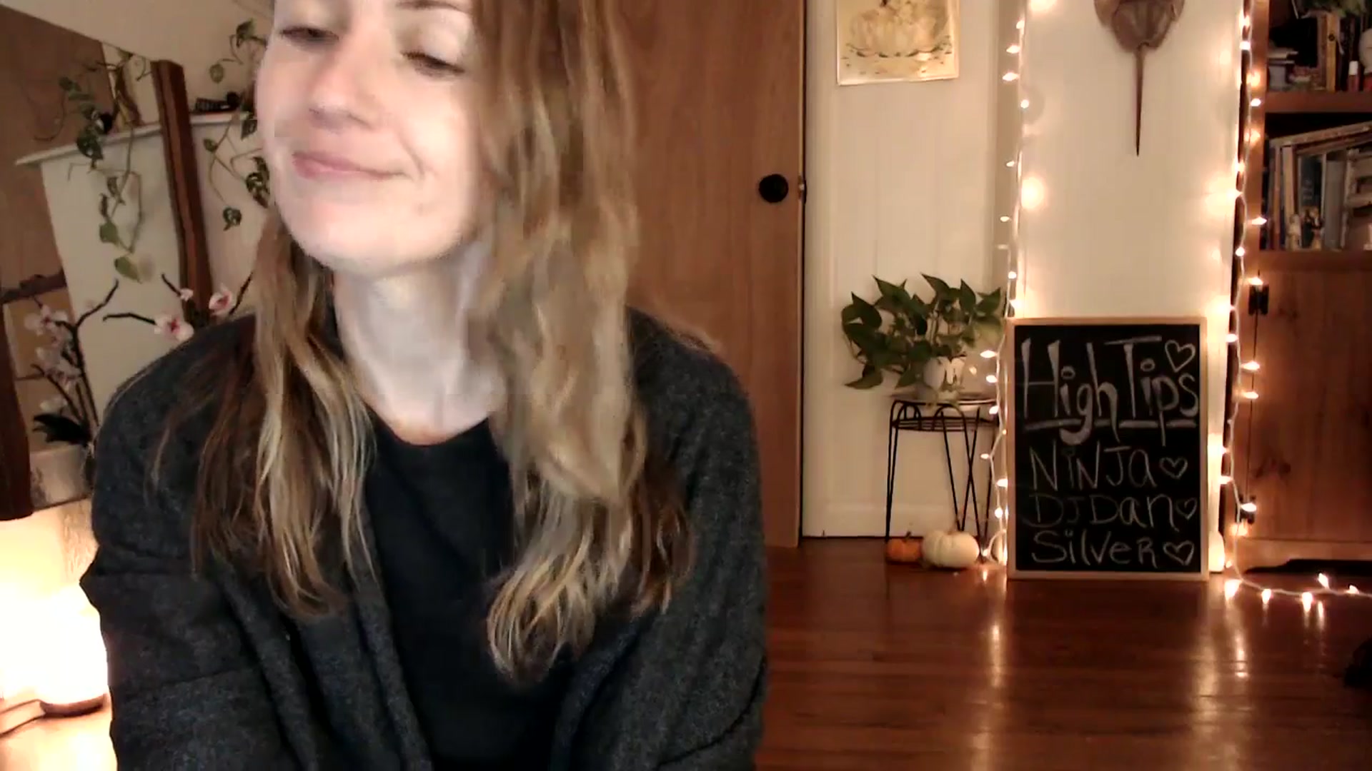 Gallery image thumbnail from WildflowerEm's myfreecams stream on, 11/26/2024, 17:54 image 10 of 20
