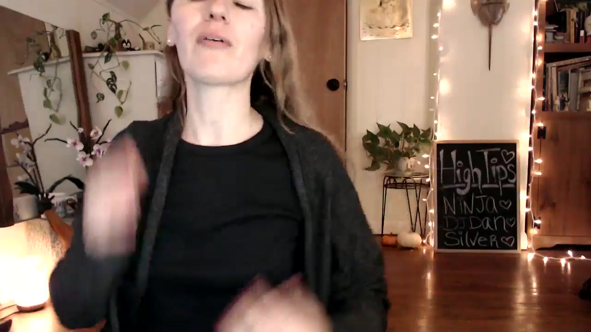 Gallery image thumbnail from WildflowerEm's myfreecams stream on, 11/26/2024, 17:54 image 16 of 20