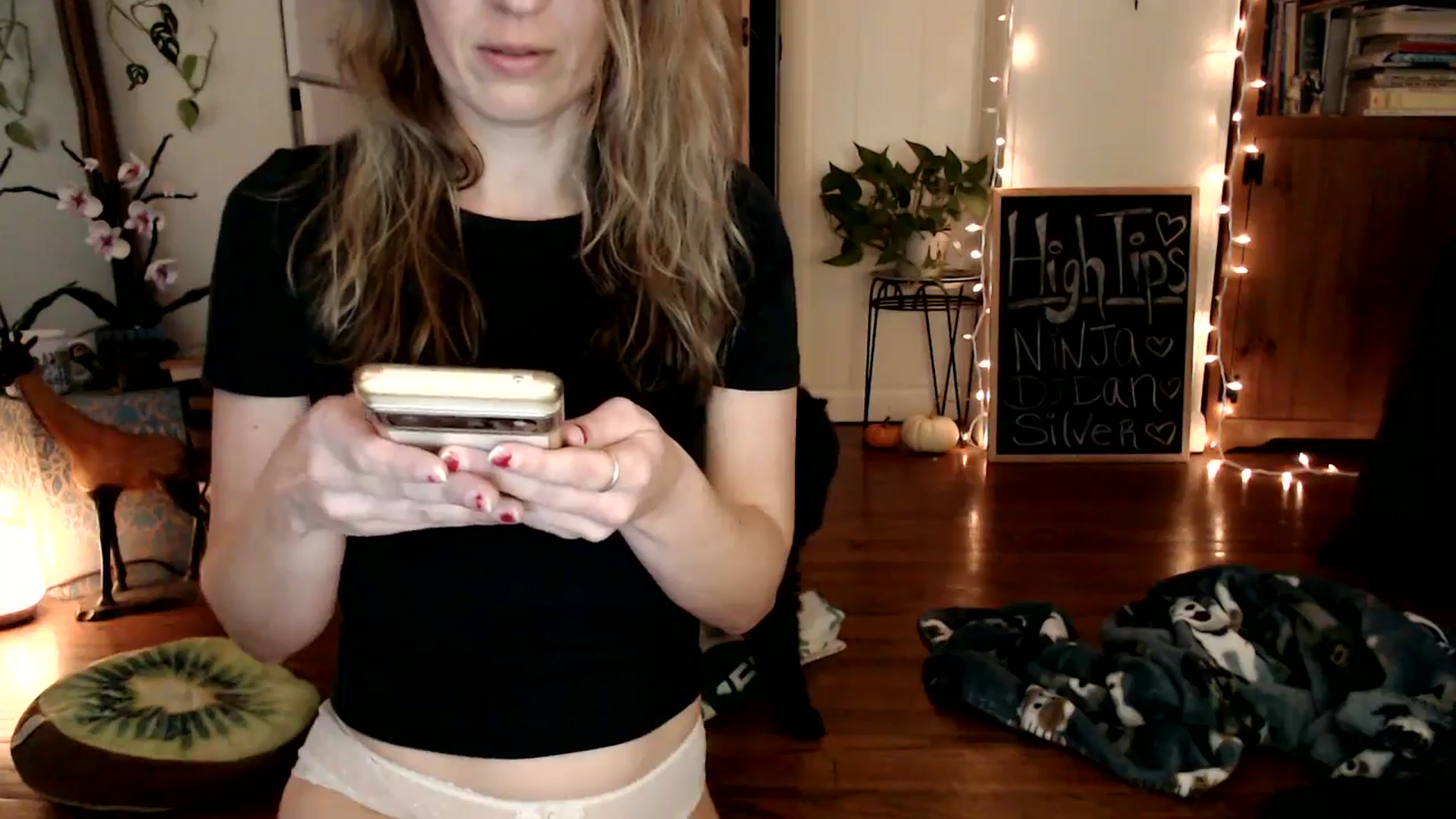 Gallery image thumbnail from WildflowerEm's myfreecams stream on, 11/26/2024, 20:02 image 13 of 20