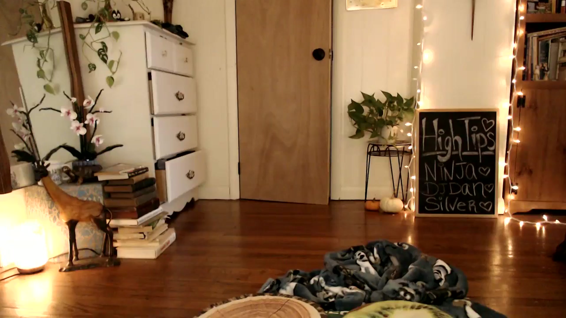 Gallery image thumbnail from WildflowerEm's myfreecams stream on, 11/26/2024, 20:02 image 2 of 20