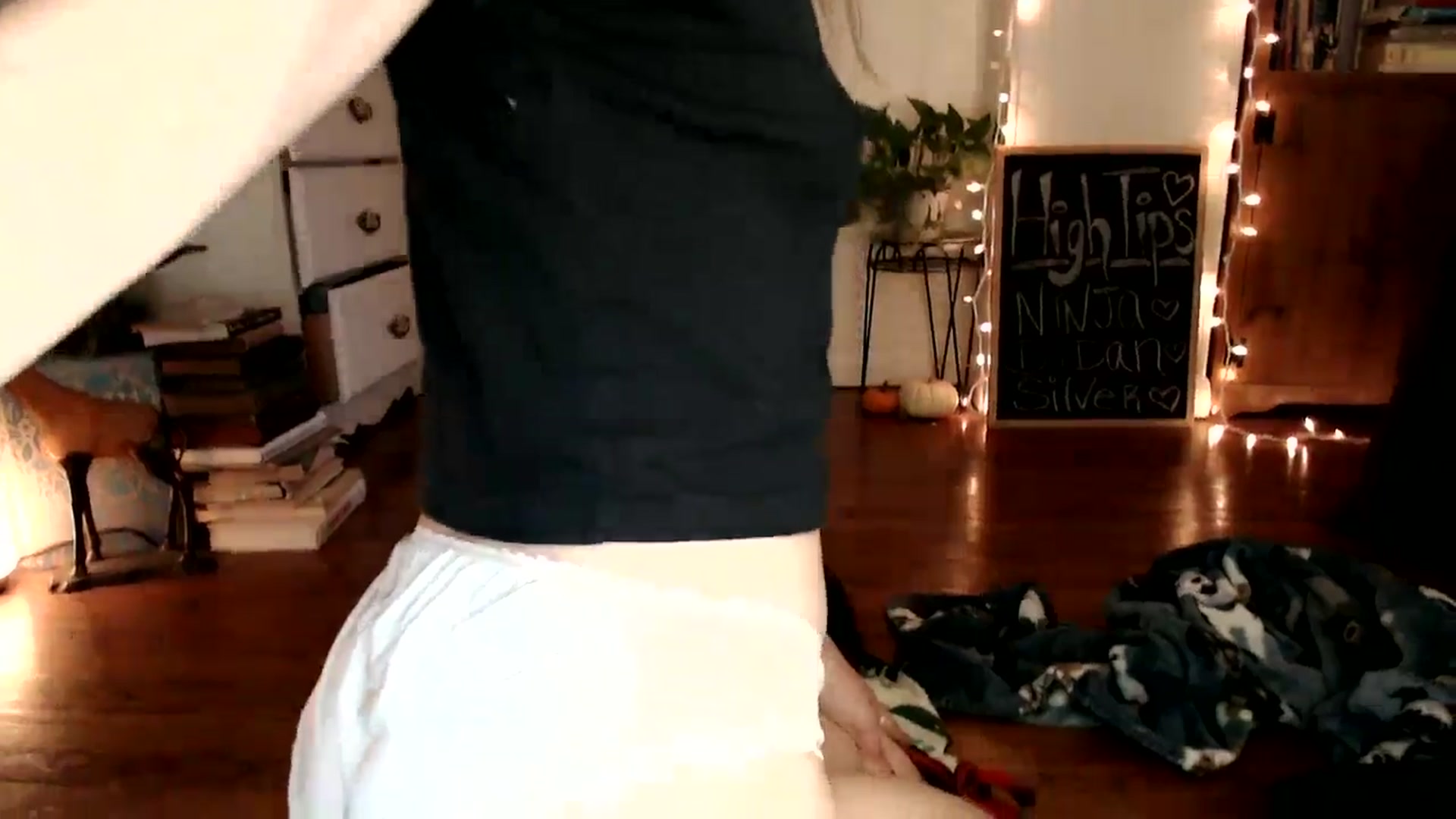 Gallery image thumbnail from WildflowerEm's myfreecams stream on, 11/26/2024, 20:02 image 9 of 20