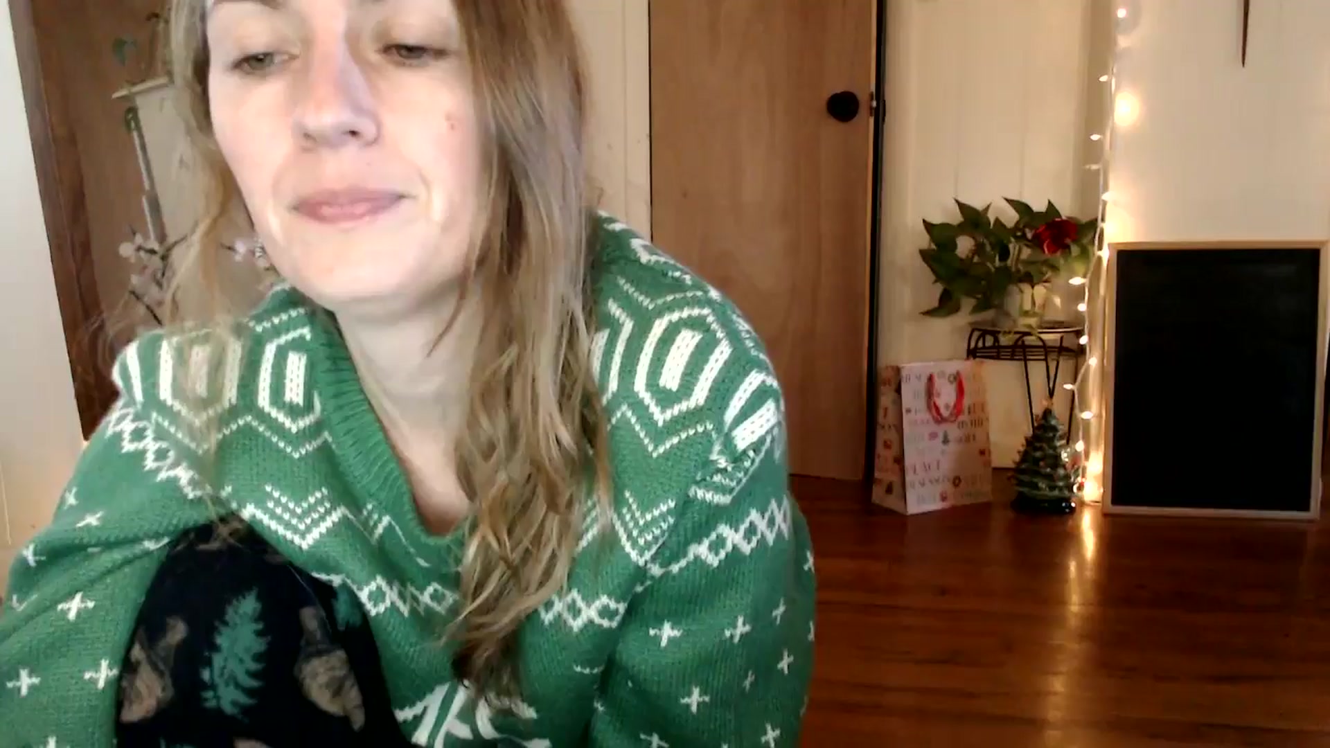 Gallery image thumbnail from WildflowerEm's myfreecams stream on, 12/03/2024, 19:57 image 14 of 20