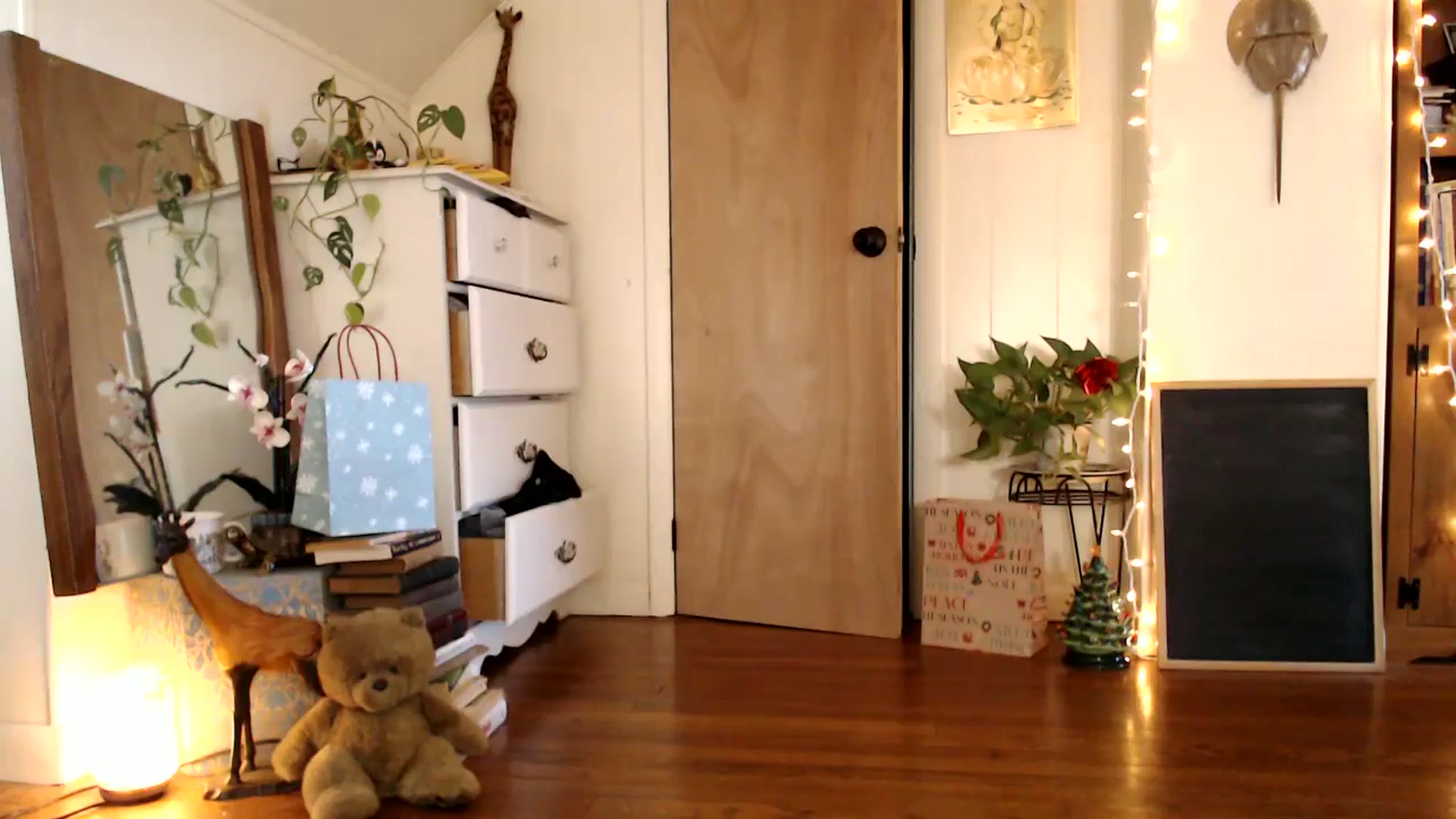 Gallery image thumbnail from WildflowerEm's myfreecams stream on, 12/03/2024, 19:57 image 8 of 20