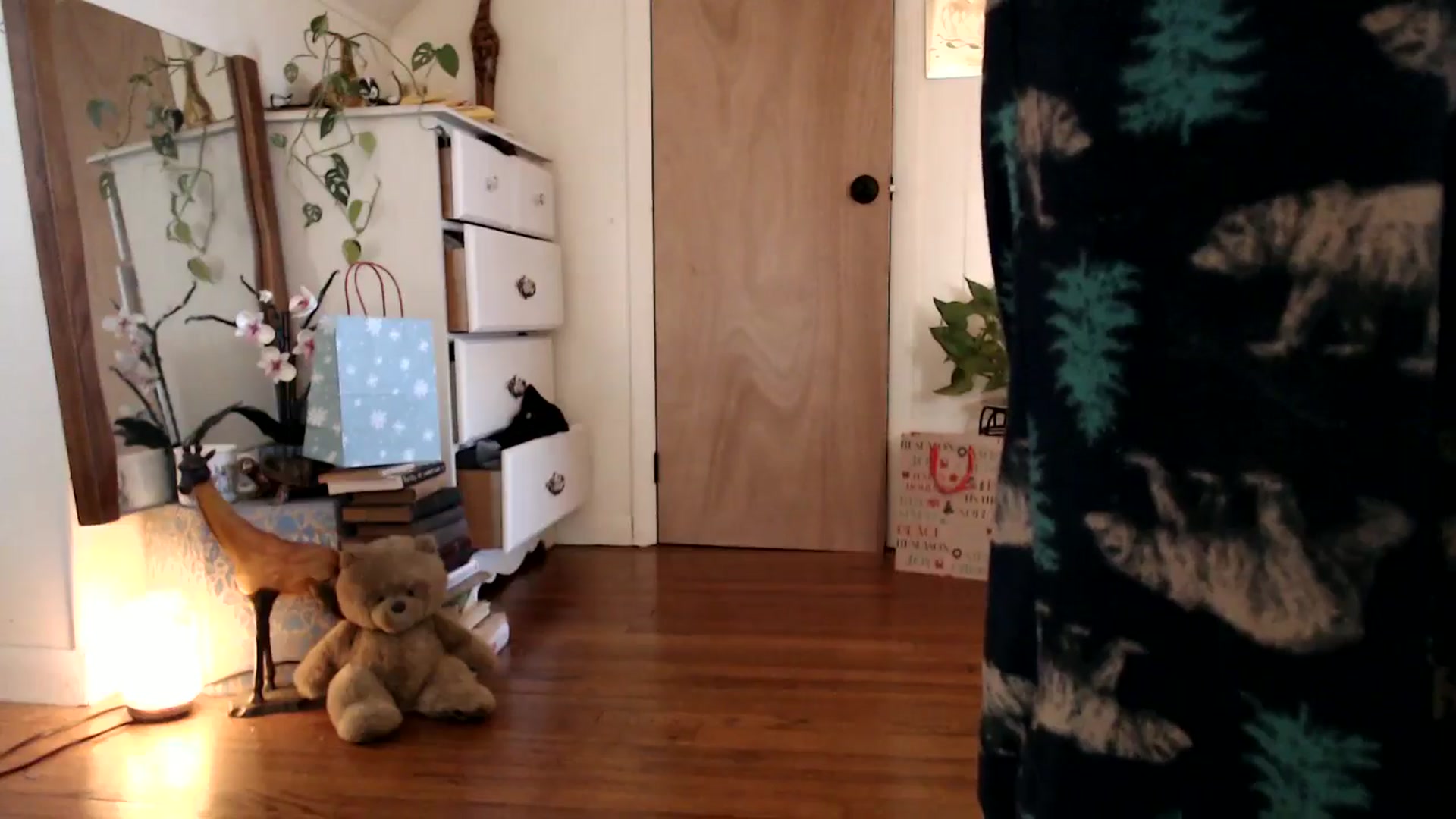 Gallery image thumbnail from WildflowerEm's myfreecams stream on, 12/03/2024, 19:57 image 2 of 20