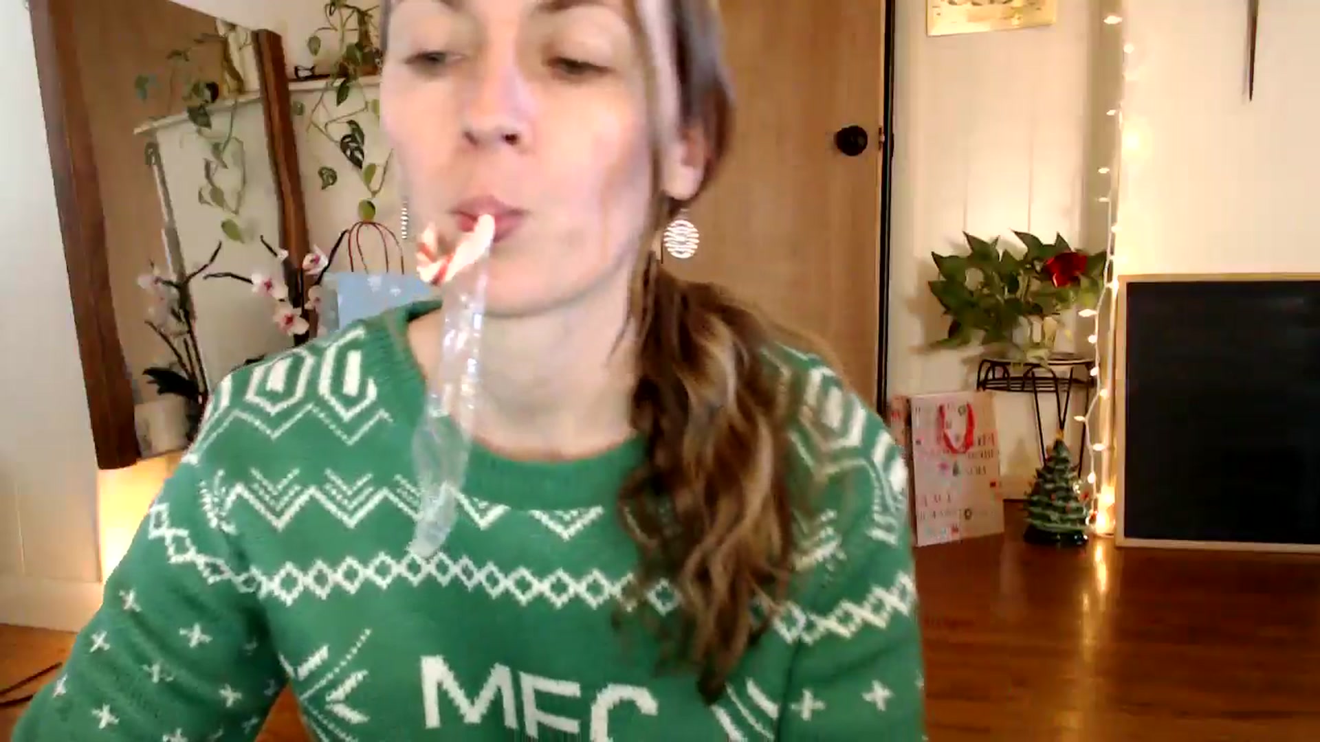 Gallery image thumbnail from WildflowerEm's myfreecams stream on, 12/03/2024, 19:57 image 9 of 20