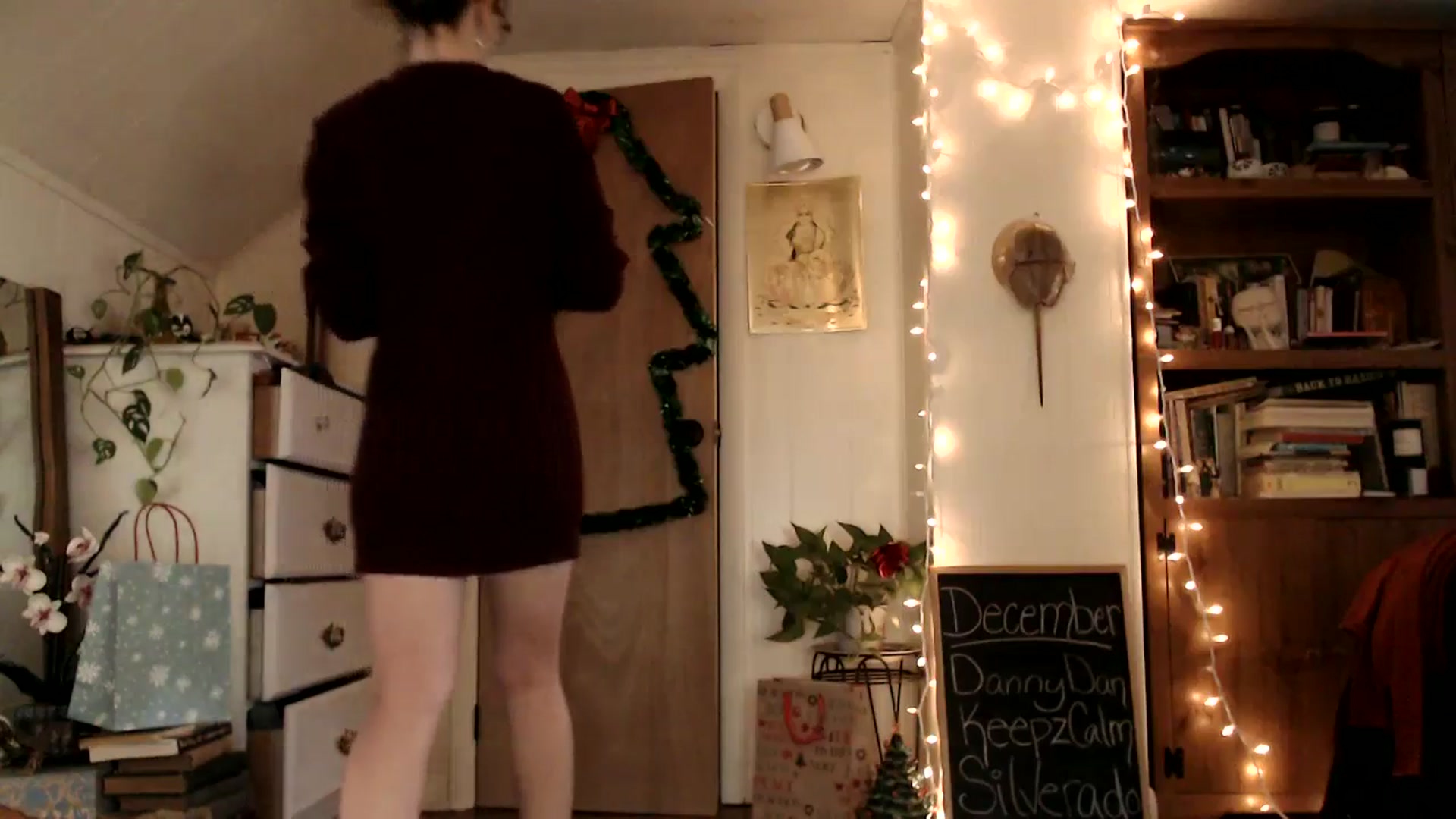 Gallery image thumbnail from WildflowerEm's myfreecams stream on, 12/05/2024, 20:05 image 17 of 20