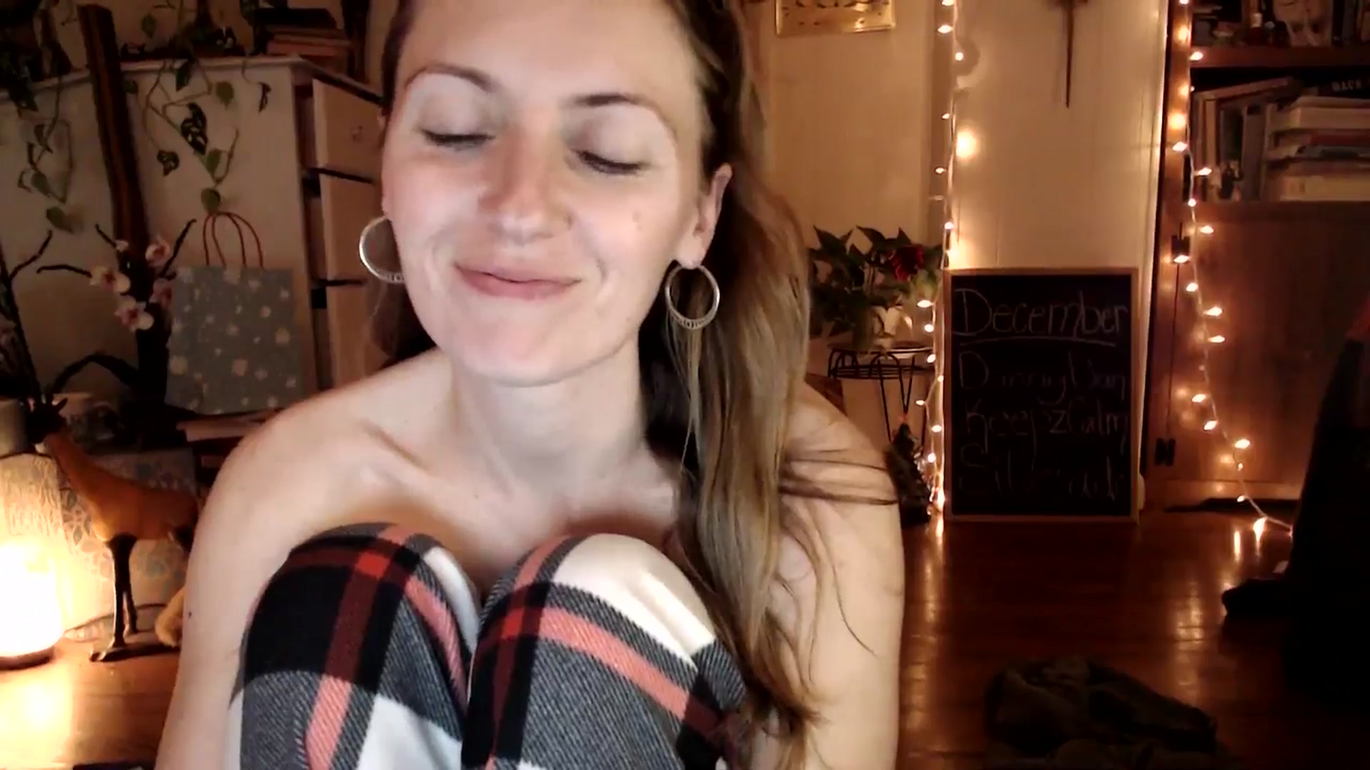 Gallery image thumbnail from WildflowerEm's myfreecams stream on, 12/08/2024, 22:19 image 20 of 20