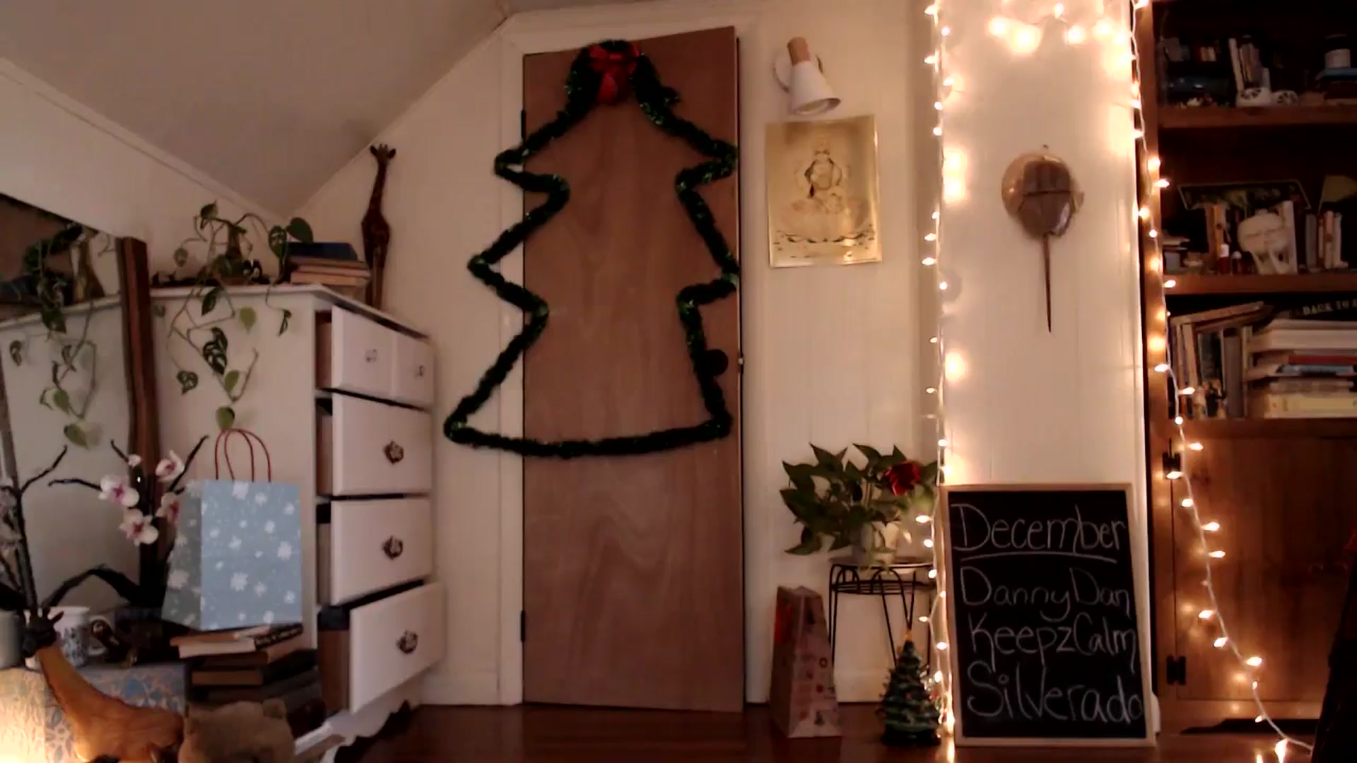 Gallery image thumbnail from WildflowerEm's myfreecams stream on, 12/08/2024, 22:19 image 3 of 20