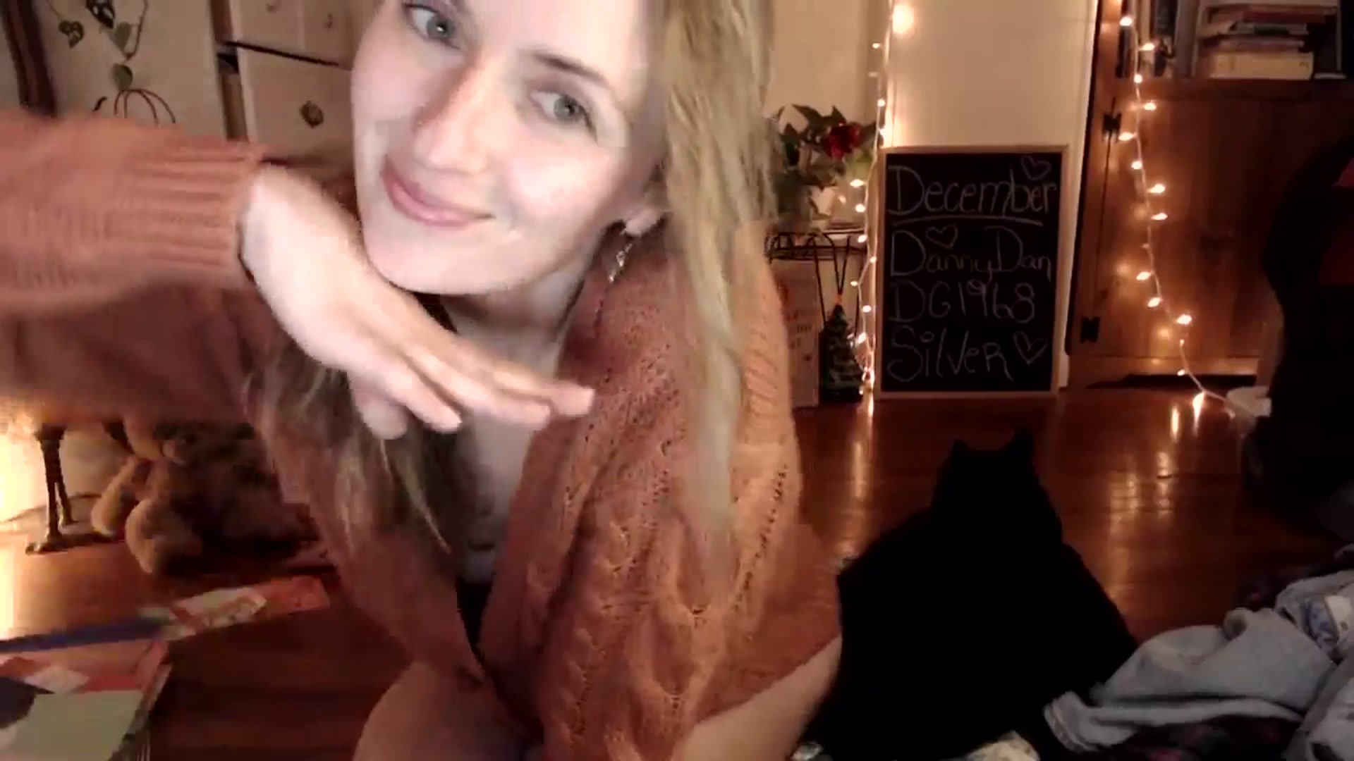 Gallery image thumbnail from WildflowerEm's myfreecams stream on, 12/11/2024, 20:12 image 16 of 20