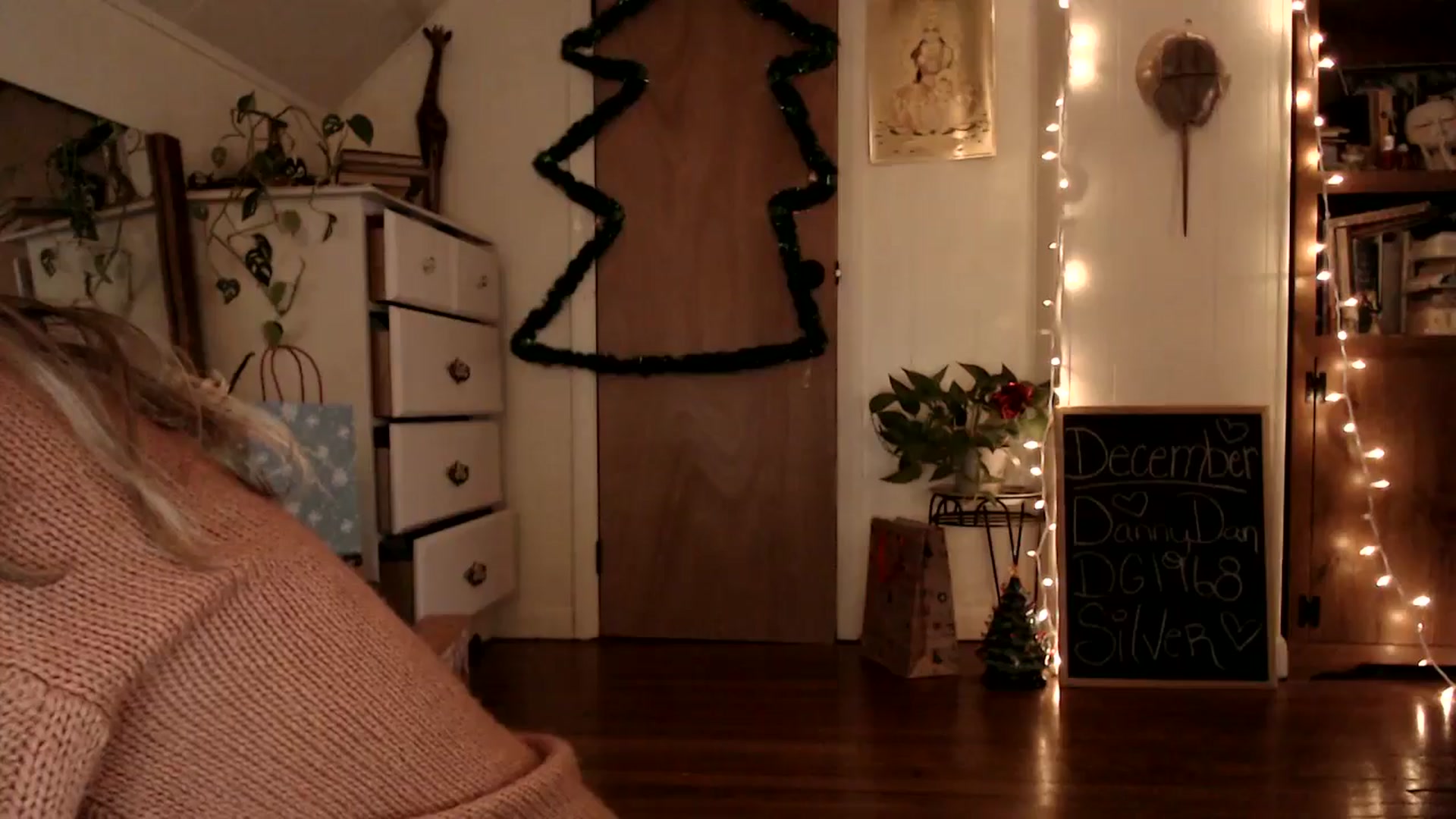 Gallery image thumbnail from WildflowerEm's myfreecams stream on, 12/11/2024, 20:12 image 3 of 20