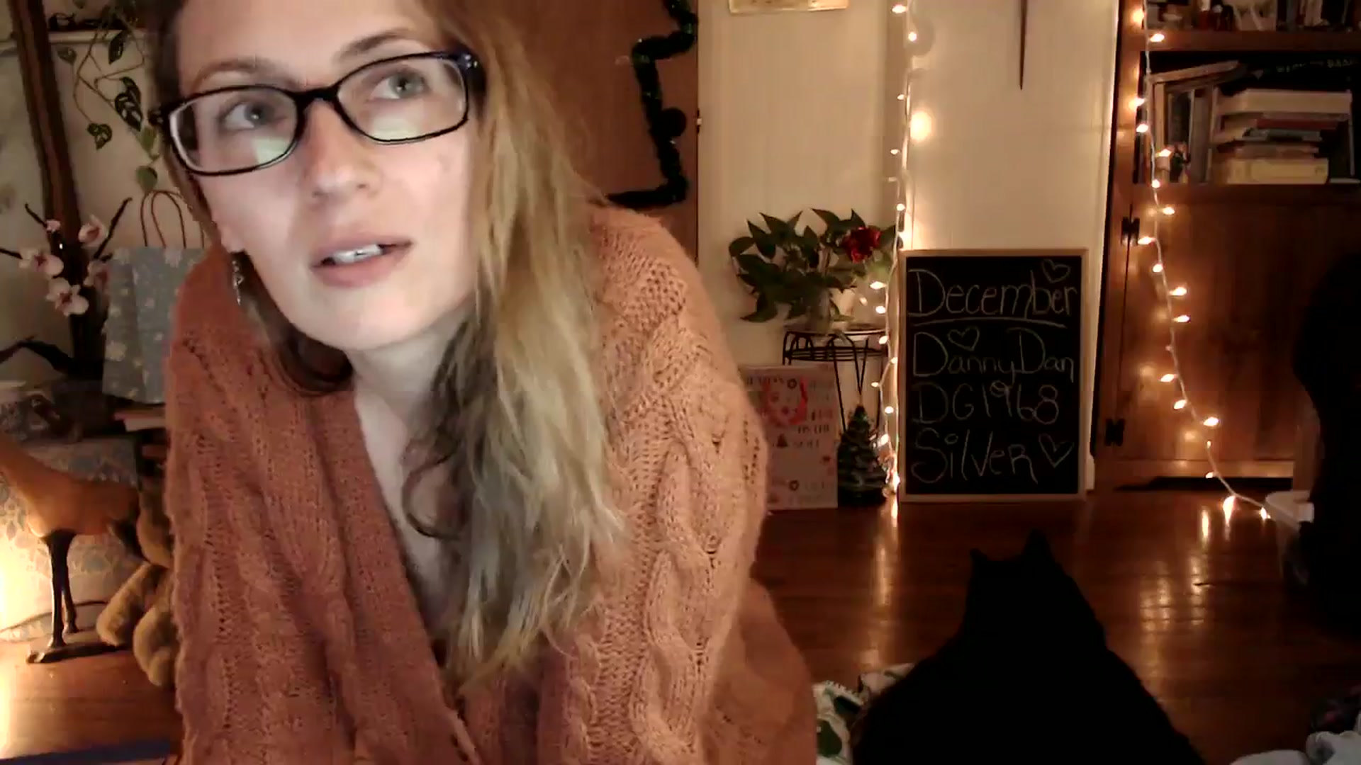 Gallery image thumbnail from WildflowerEm's myfreecams stream on, 12/11/2024, 20:12 image 18 of 20