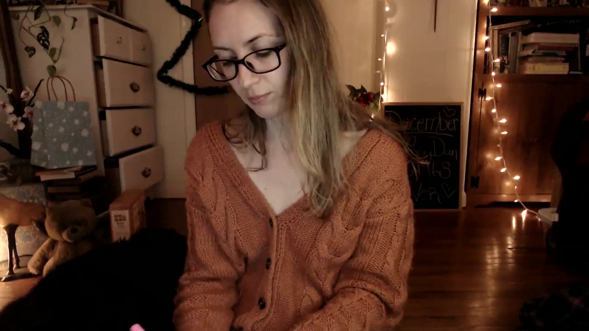 Gallery image thumbnail from WildflowerEm's myfreecams stream on, 12/11/2024, 20:12 image 10 of 20