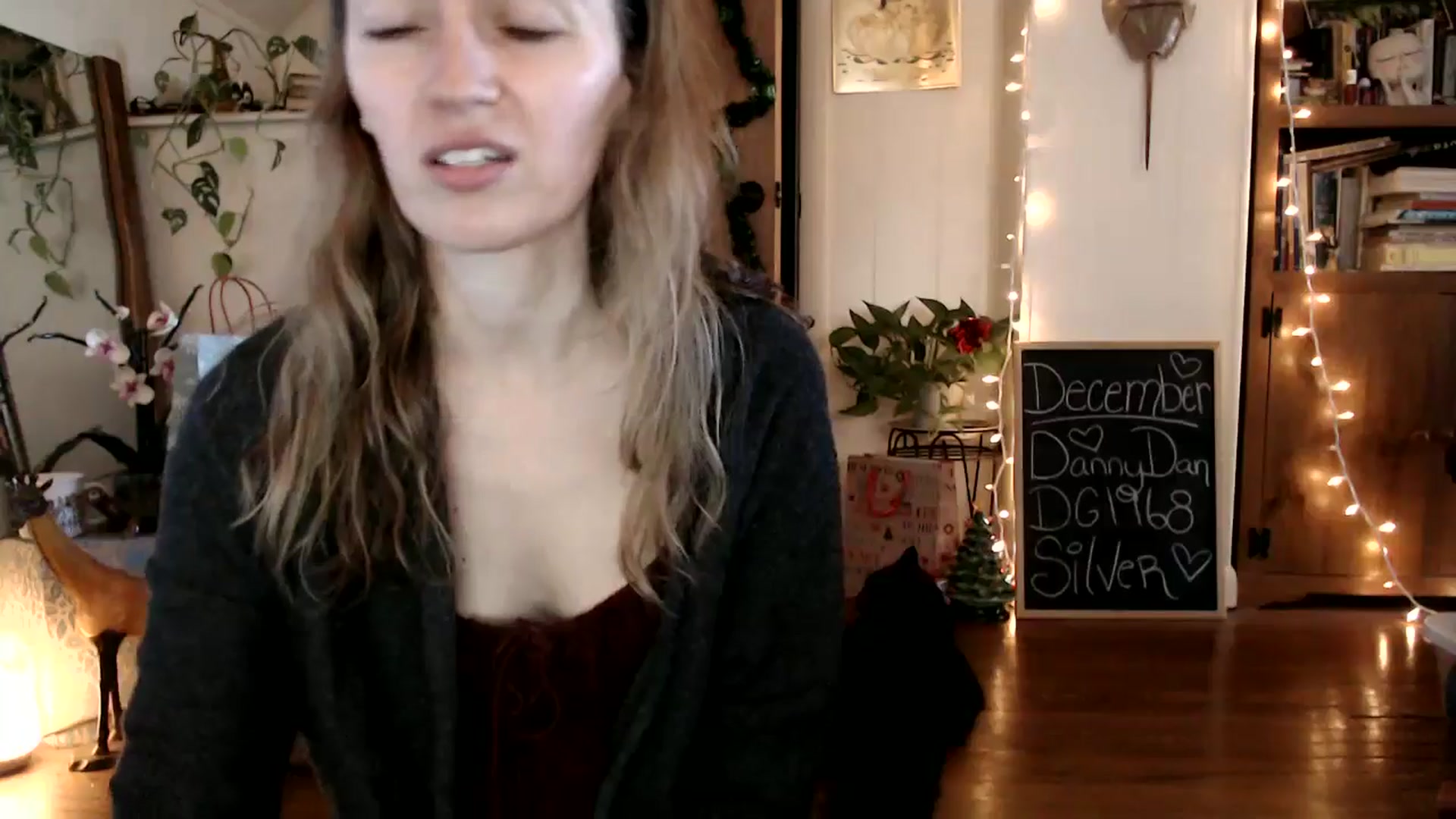 Gallery image thumbnail from WildflowerEm's myfreecams stream on, 12/12/2024, 20:14 image 5 of 20