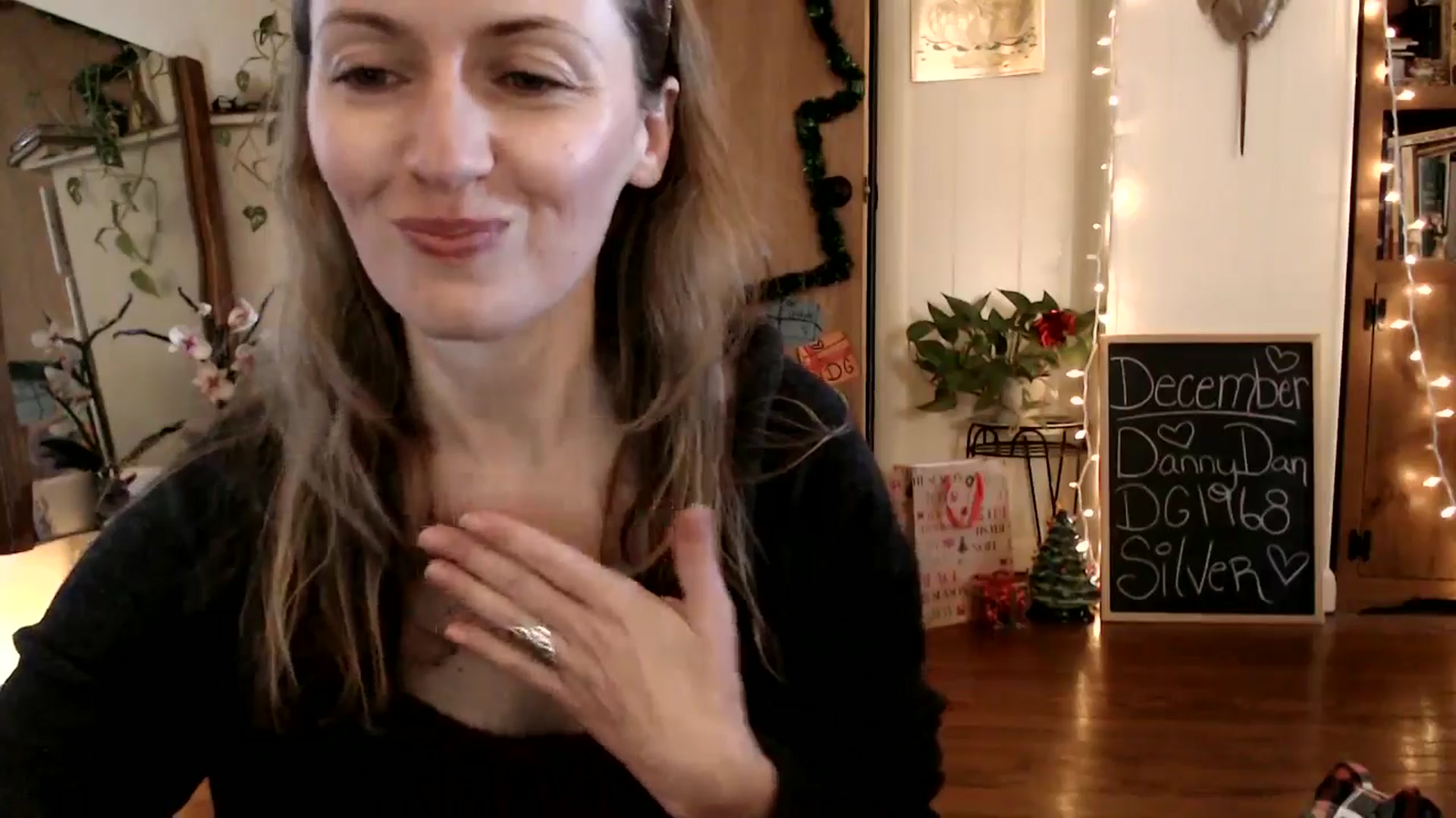 Gallery image thumbnail from WildflowerEm's myfreecams stream on, 12/12/2024, 20:14 image 13 of 20