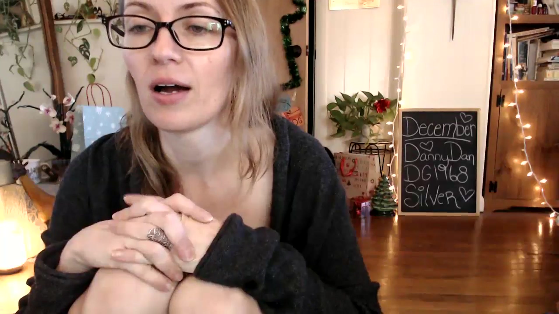 Gallery image thumbnail from WildflowerEm's myfreecams stream on, 12/12/2024, 20:14 image 3 of 20