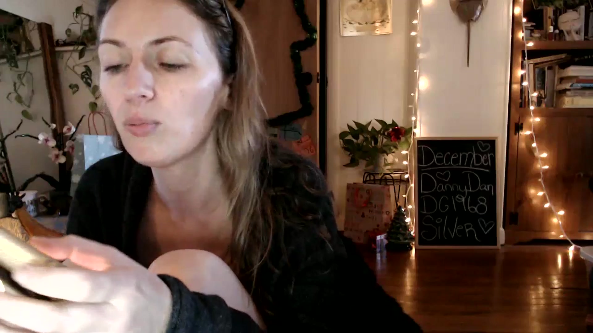 Gallery image thumbnail from WildflowerEm's myfreecams stream on, 12/12/2024, 20:14 image 7 of 20