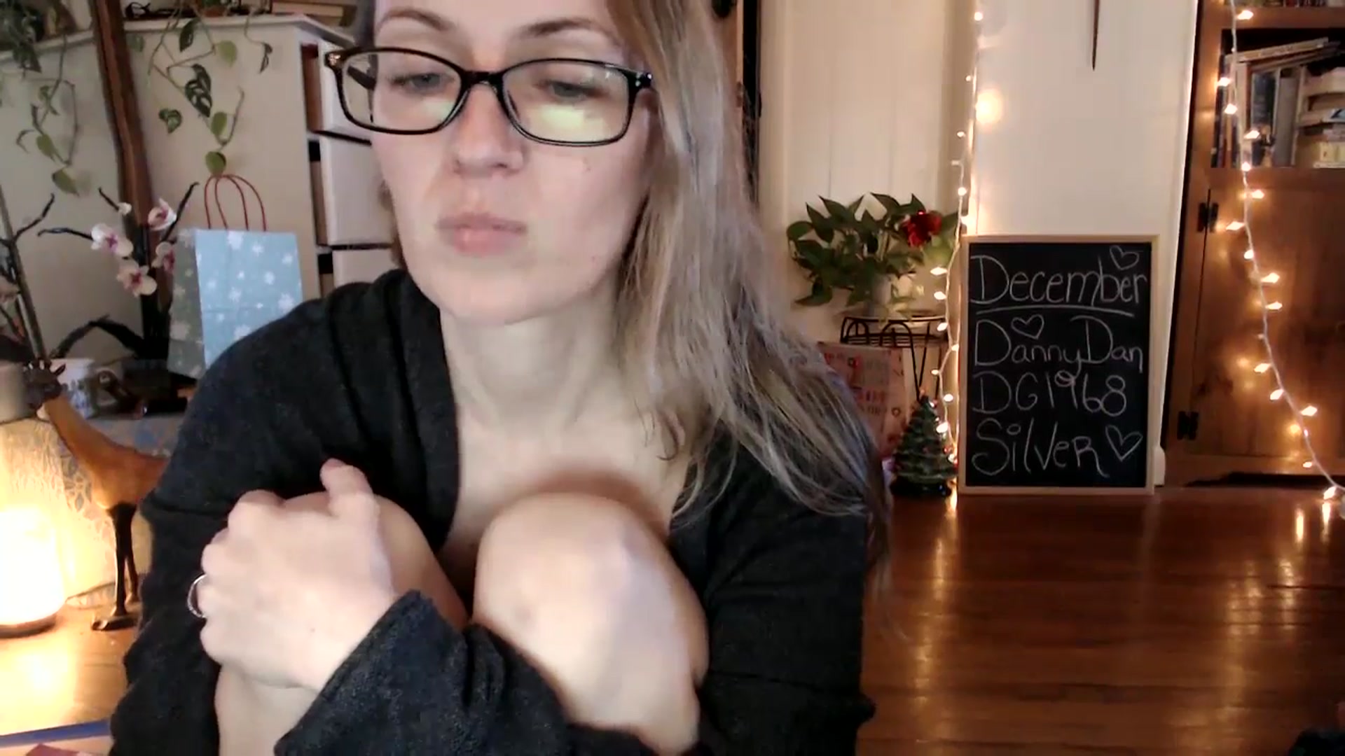 Gallery image thumbnail from WildflowerEm's myfreecams stream on, 12/12/2024, 20:14 image 4 of 20
