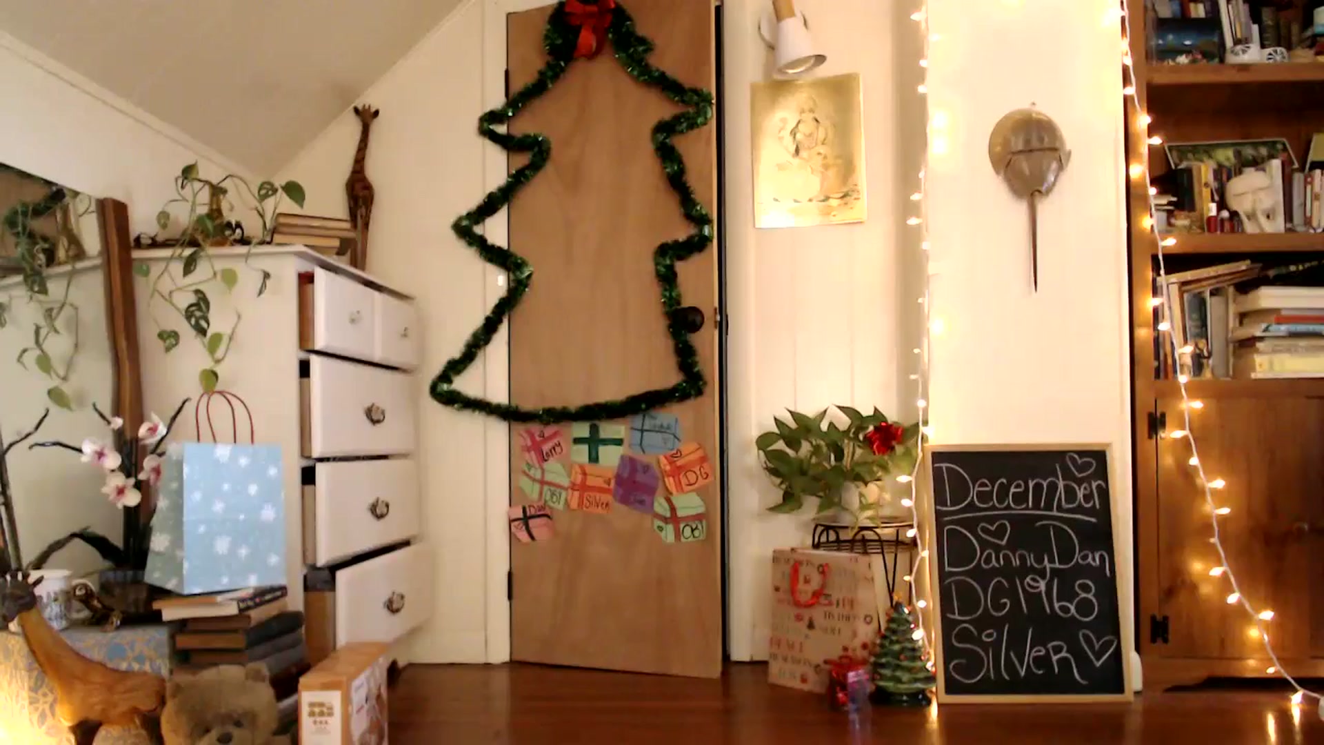 Gallery image thumbnail from WildflowerEm's myfreecams stream on, 12/12/2024, 20:14 image 12 of 20