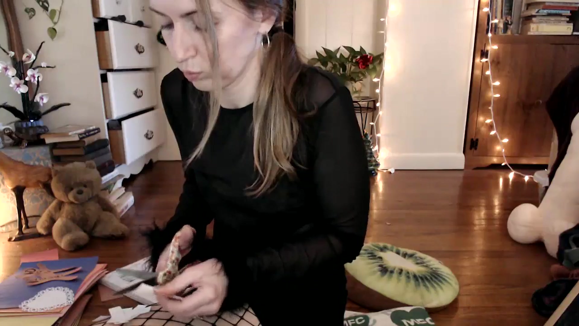 Gallery image thumbnail from WildflowerEm's myfreecams stream on, 12/13/2024, 20:17 image 5 of 20