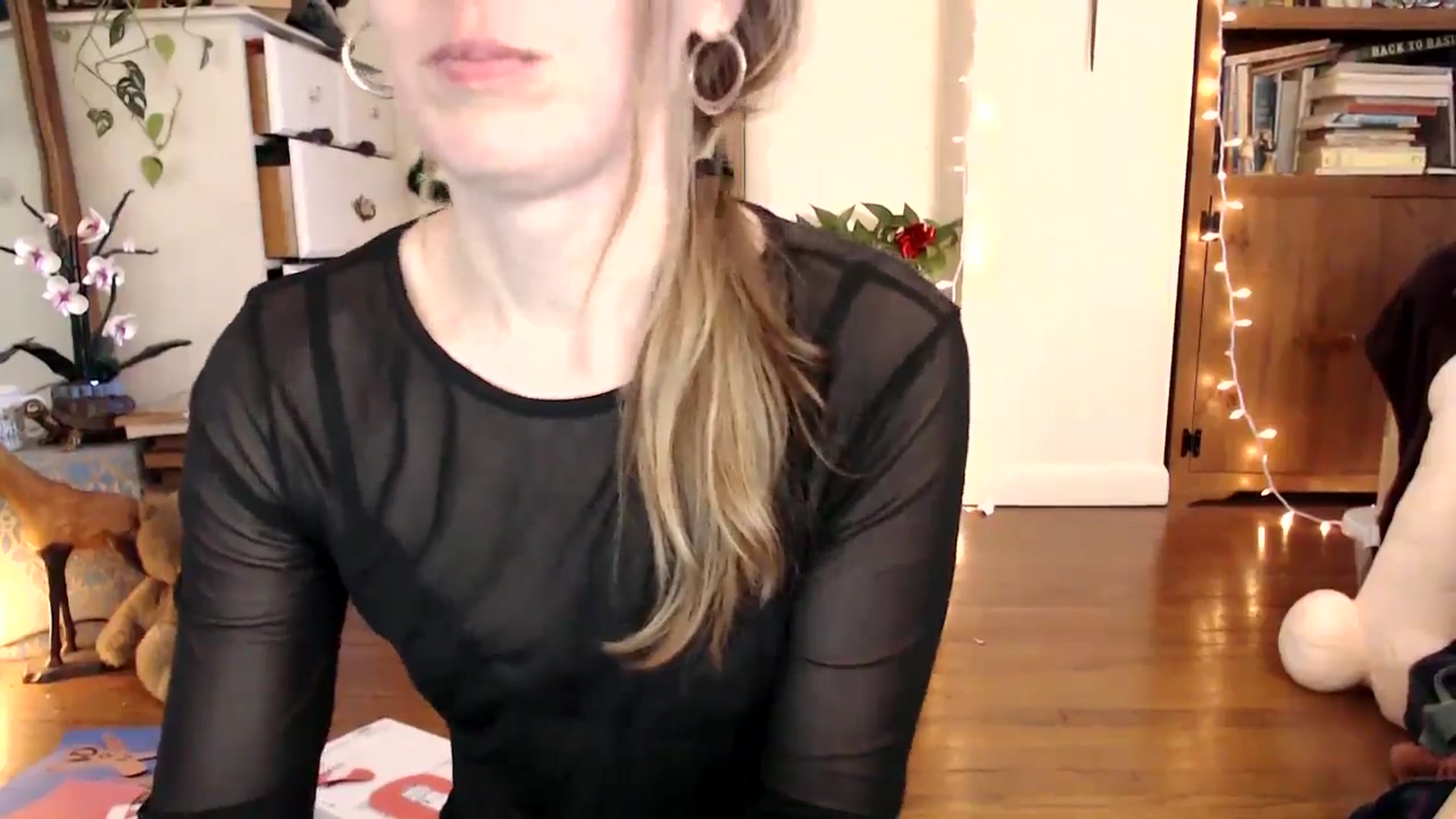 Gallery image thumbnail from WildflowerEm's myfreecams stream on, 12/13/2024, 20:17 image 9 of 20