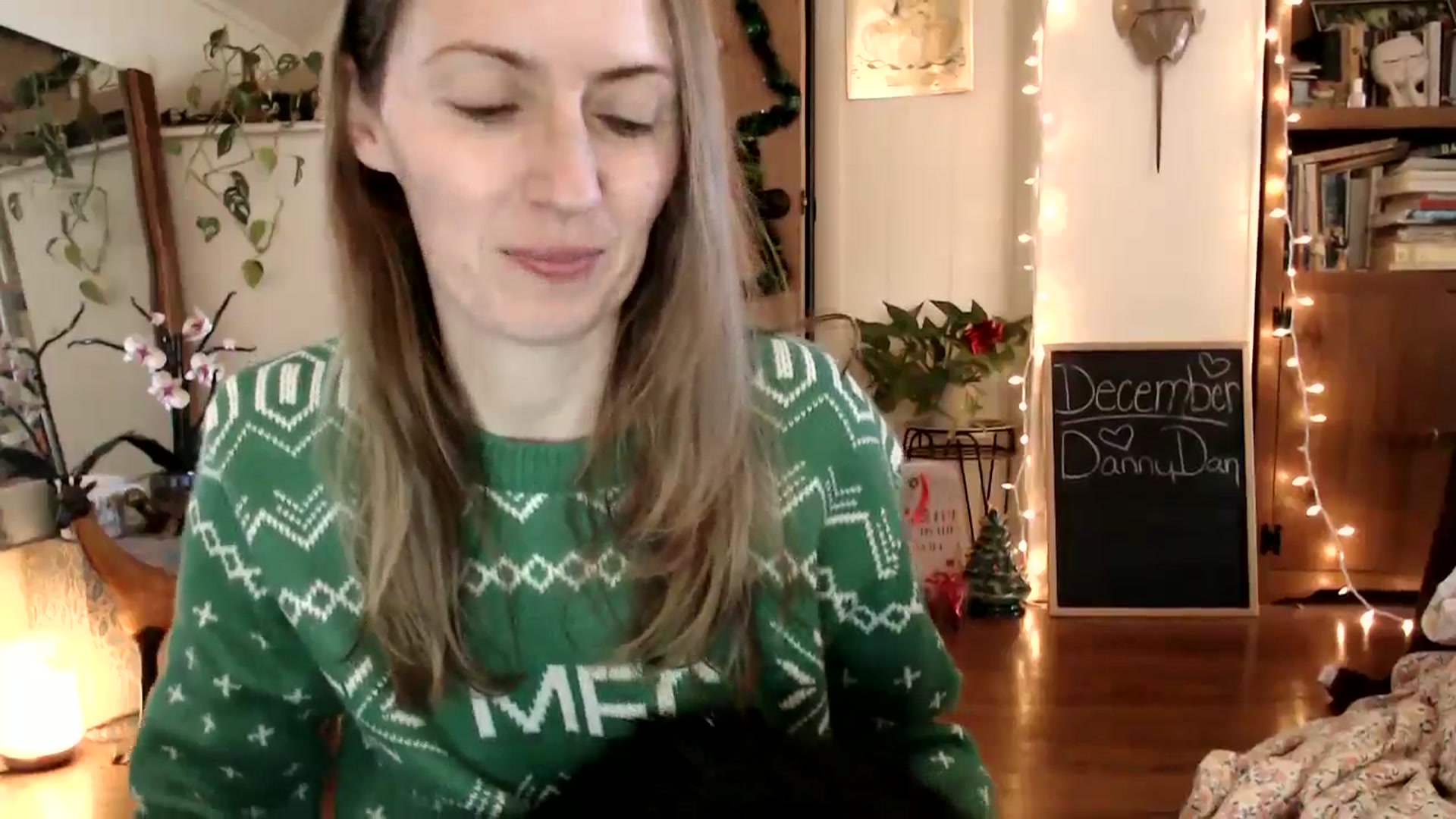 Gallery image thumbnail from WildflowerEm's myfreecams stream on, 12/19/2024, 18:26 image 4 of 20