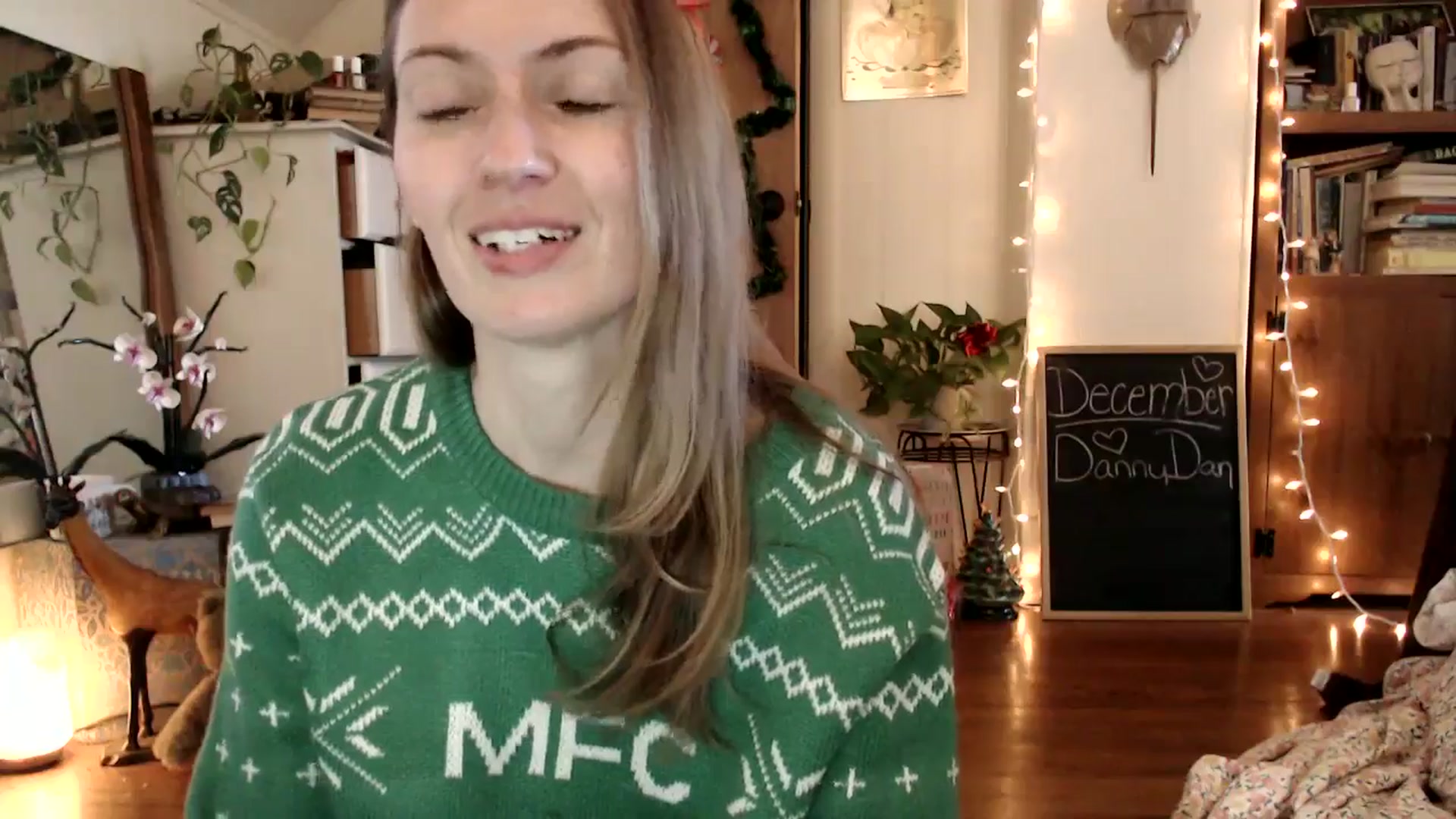 Gallery image thumbnail from WildflowerEm's myfreecams stream on, 12/19/2024, 18:26 image 11 of 20
