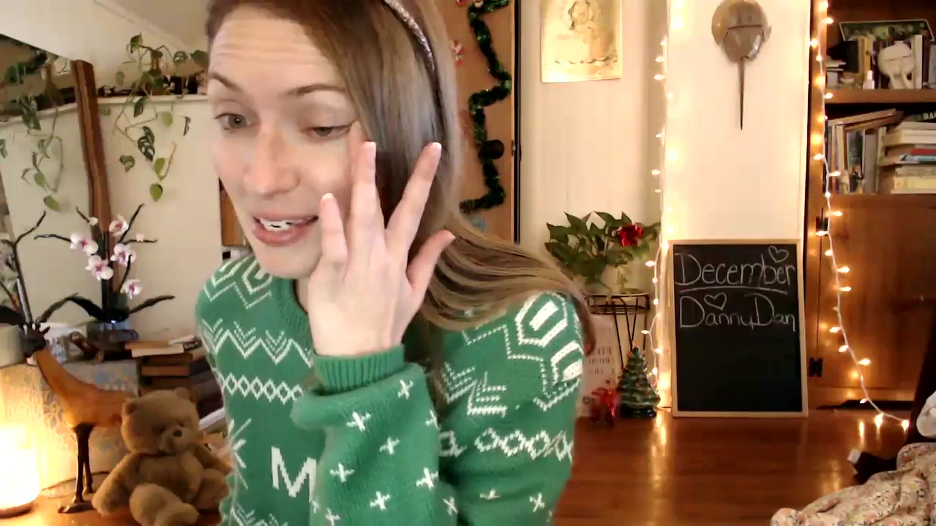 Gallery image thumbnail from WildflowerEm's myfreecams stream on, 12/19/2024, 18:26 image 17 of 20