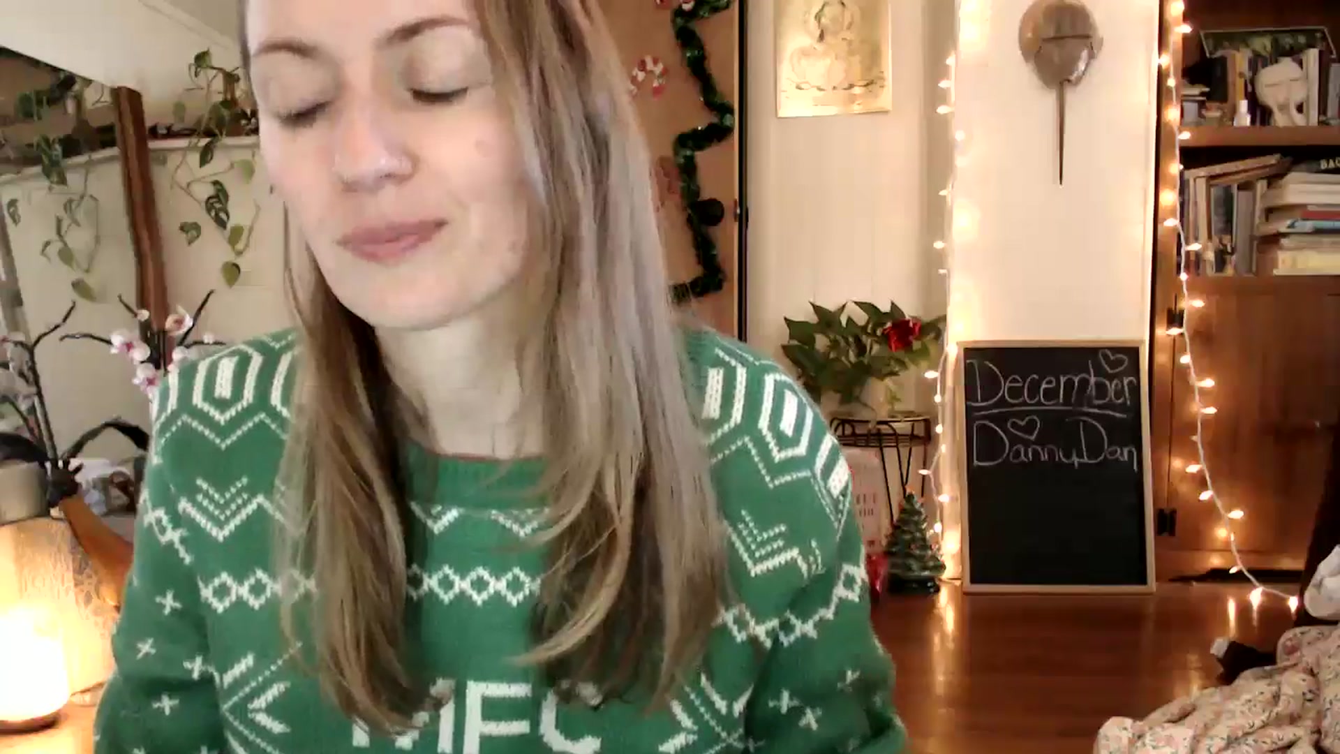 Gallery image thumbnail from WildflowerEm's myfreecams stream on, 12/19/2024, 18:26 image 7 of 20