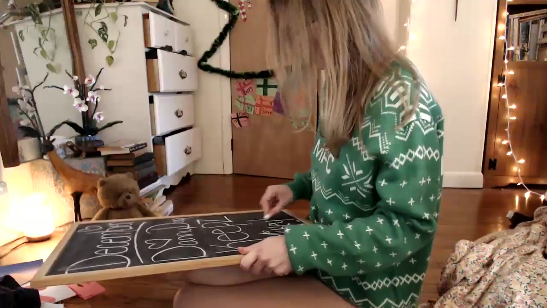 Gallery image thumbnail from WildflowerEm's myfreecams stream on, 12/19/2024, 18:39 image 11 of 20