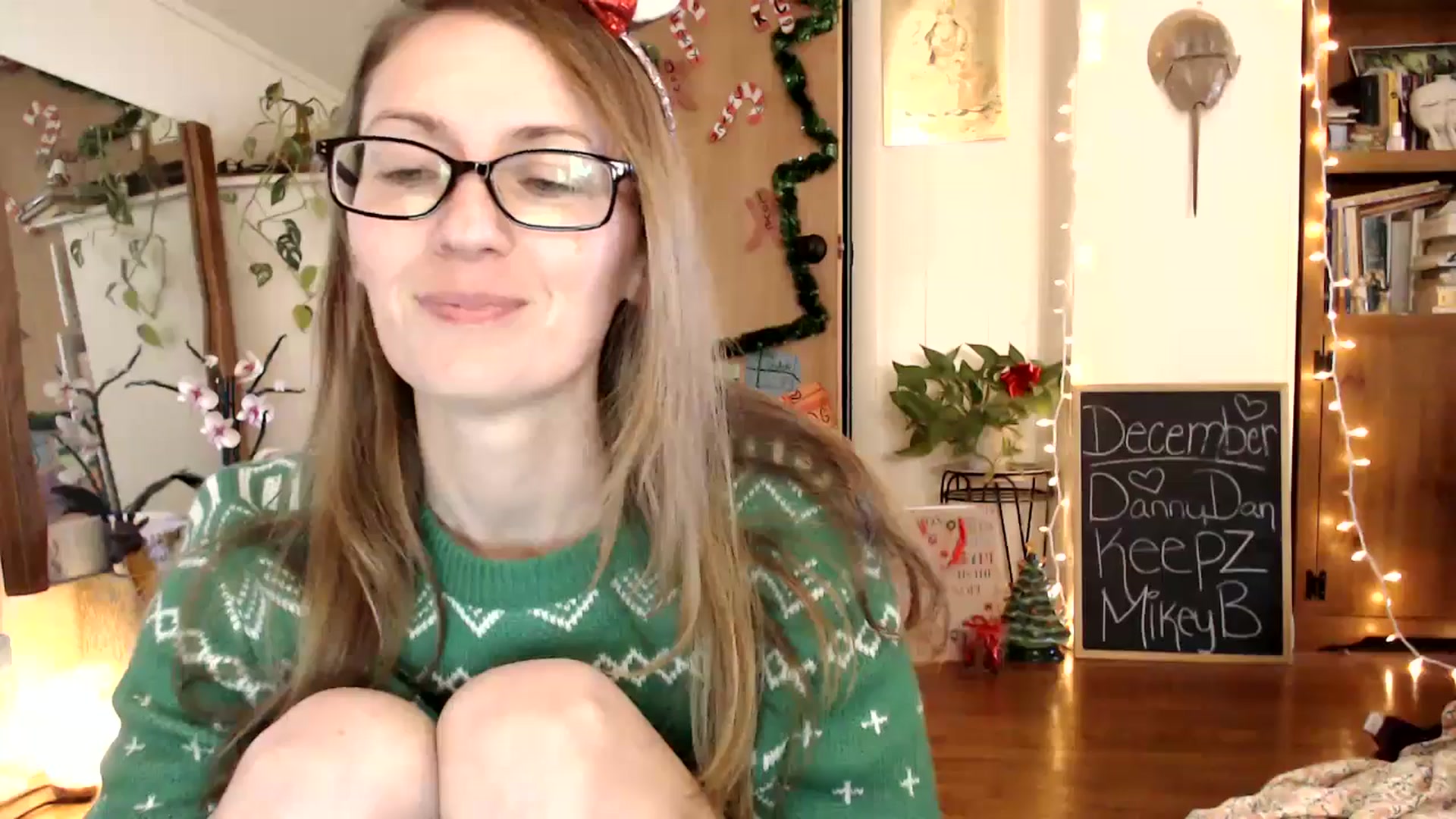 Gallery image thumbnail from WildflowerEm's myfreecams stream on, 12/19/2024, 18:39 image 17 of 20