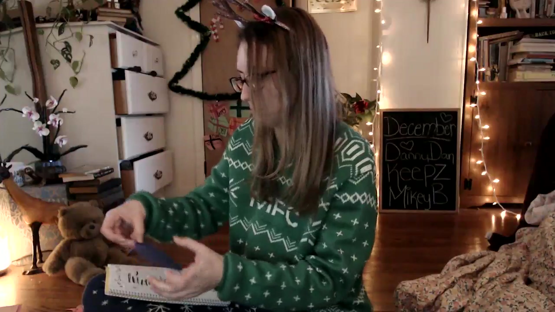 Gallery image thumbnail from WildflowerEm's myfreecams stream on, 12/19/2024, 20:12 image 5 of 20