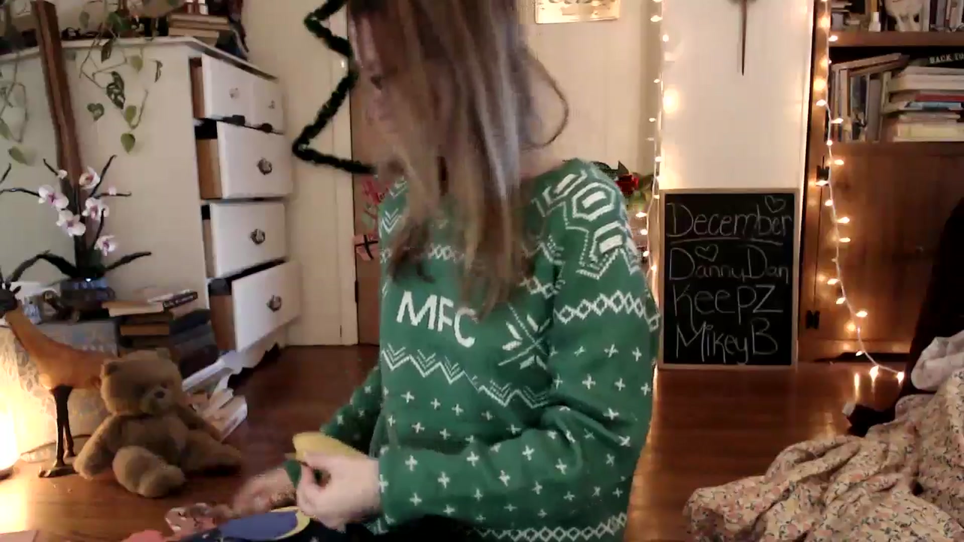 Gallery image thumbnail from WildflowerEm's myfreecams stream on, 12/19/2024, 20:12 image 3 of 20